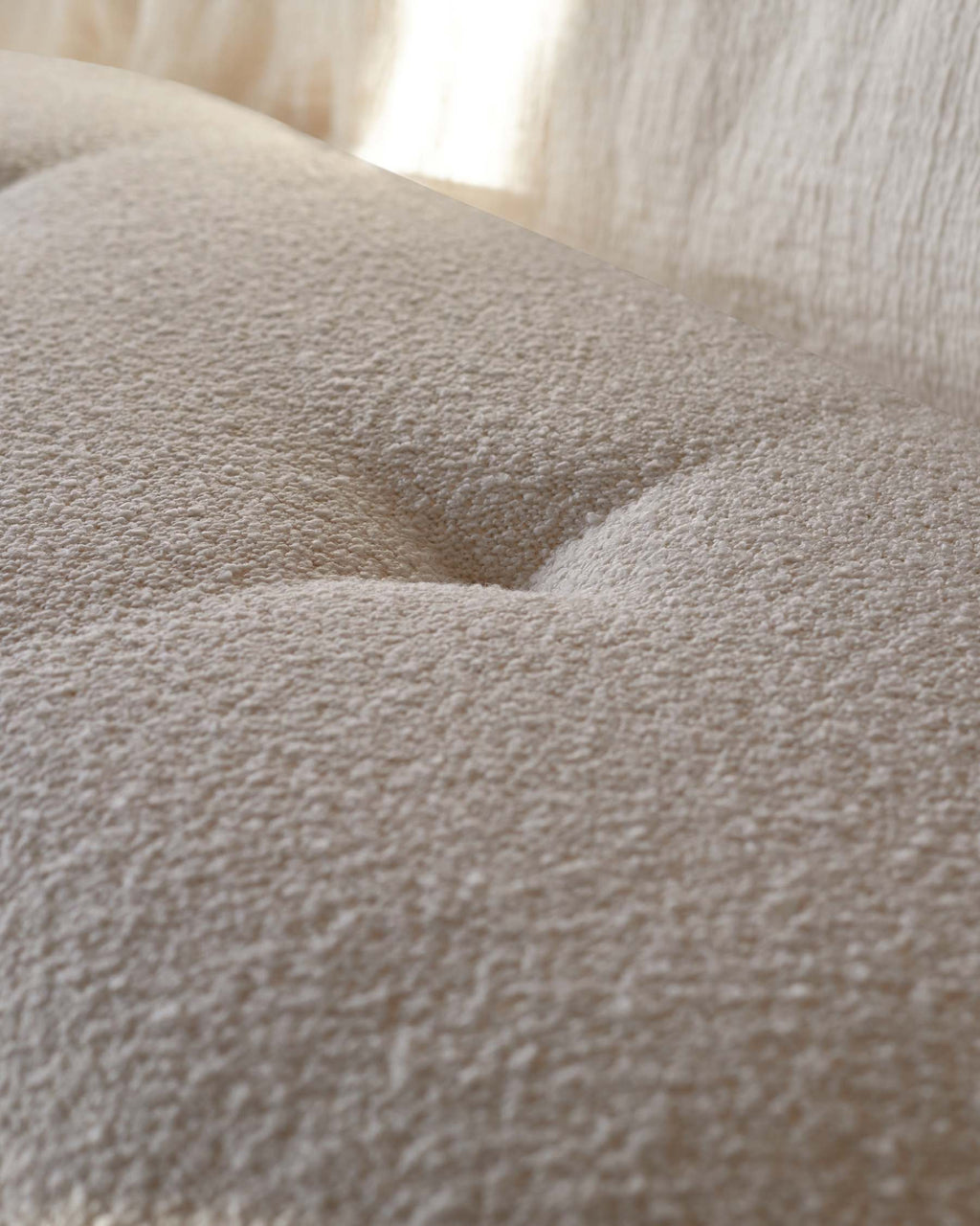 Banc coffre pouf Lani en boucle naturelle