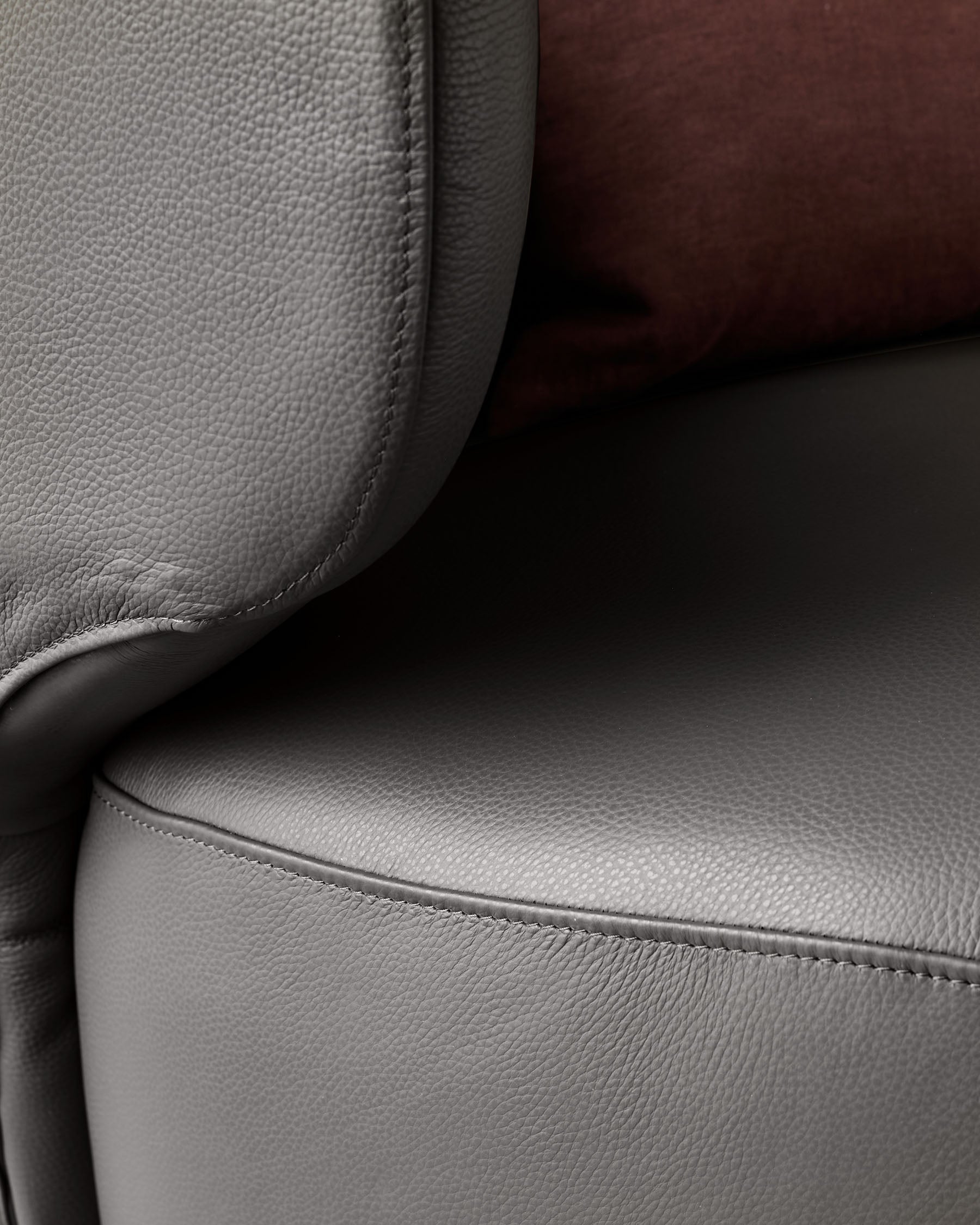 Fauteuil pivotant Landon en cuir gris foncé