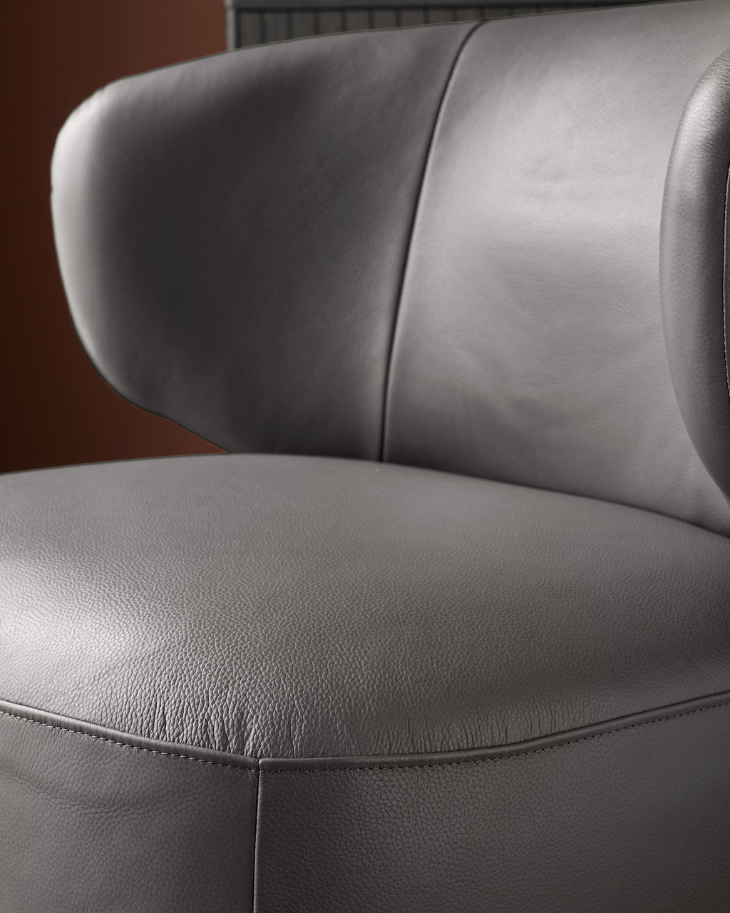 Fauteuil pivotant Landon en cuir gris foncé