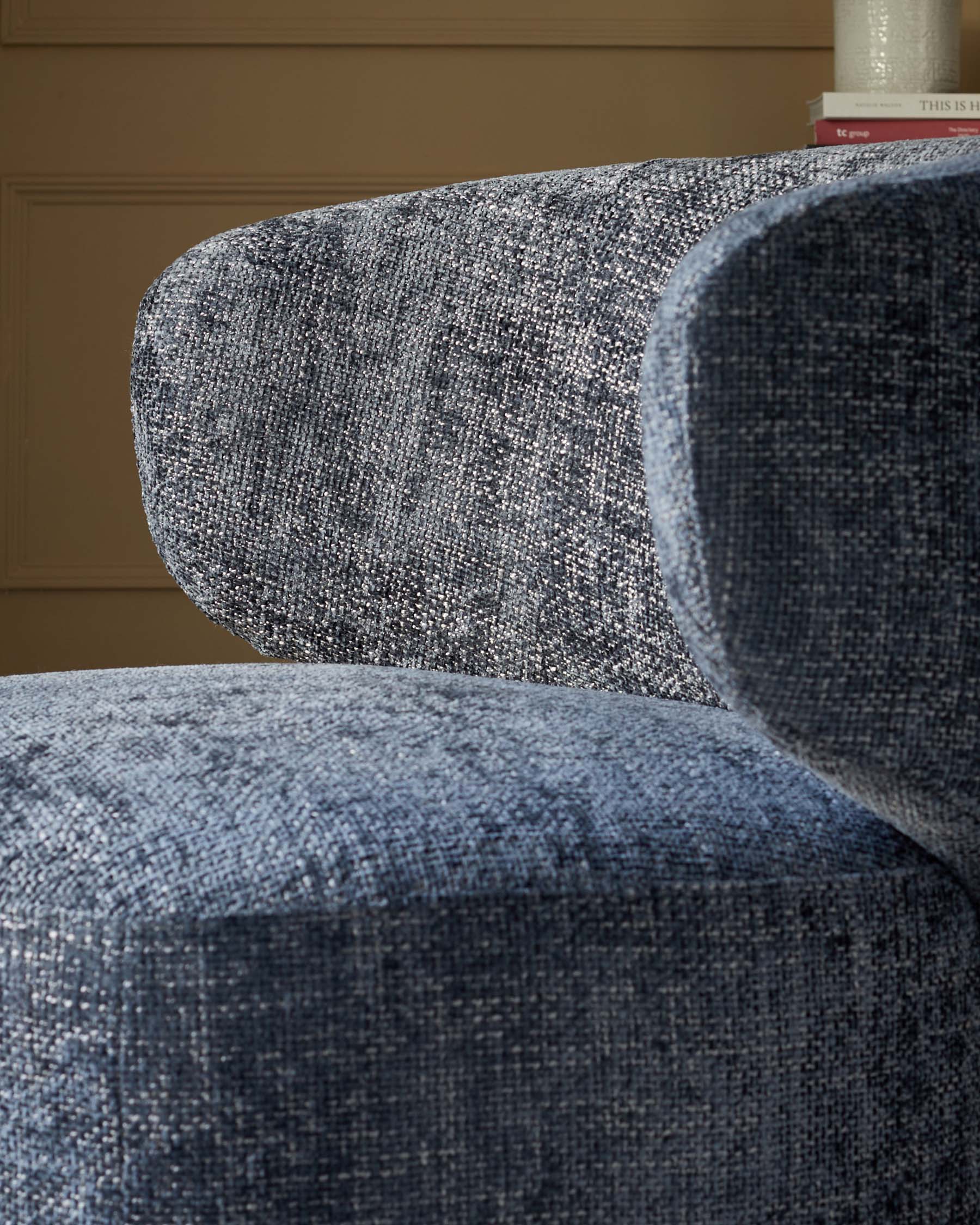 Fauteuil pivotant Landon en tissu bleu foncé