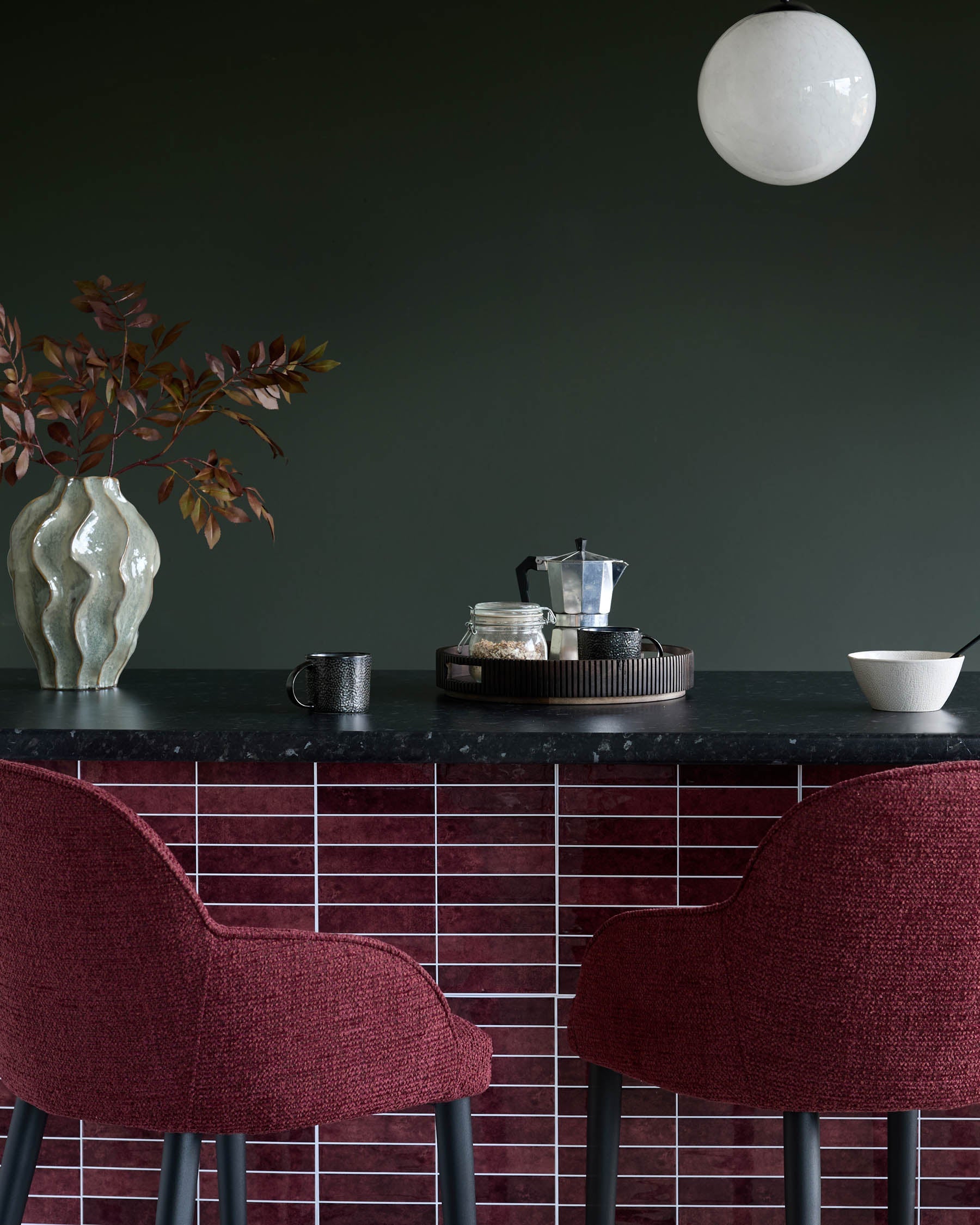 Tabouret de bar Lani en tissu épais rouge baie