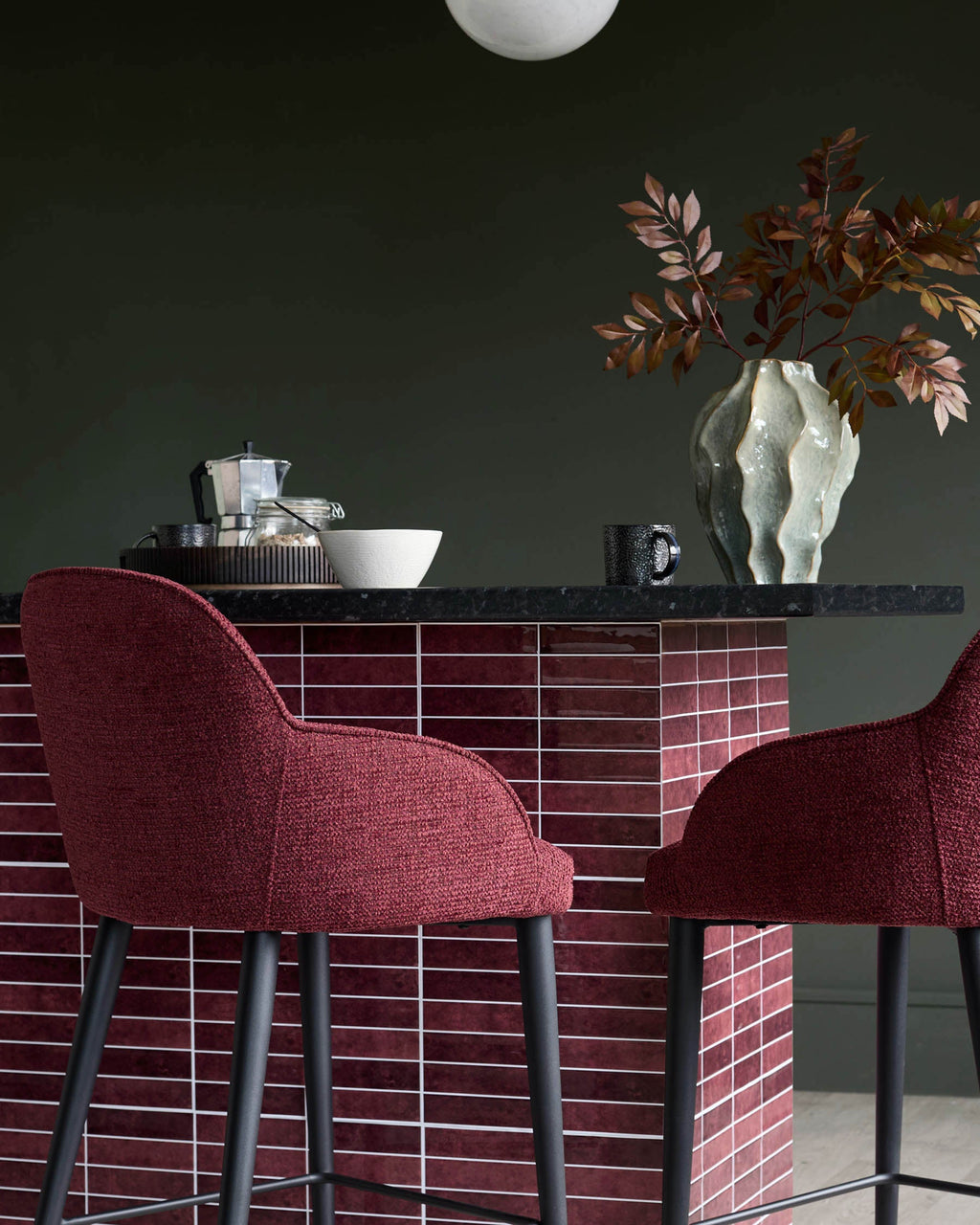 Tabouret de bar Lani en tissu épais rouge baie