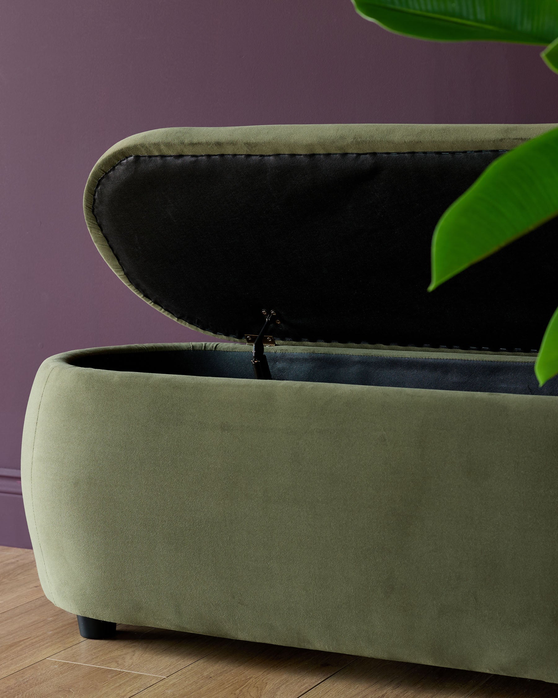 Banc coffre pouf Lani en velours vert olive
