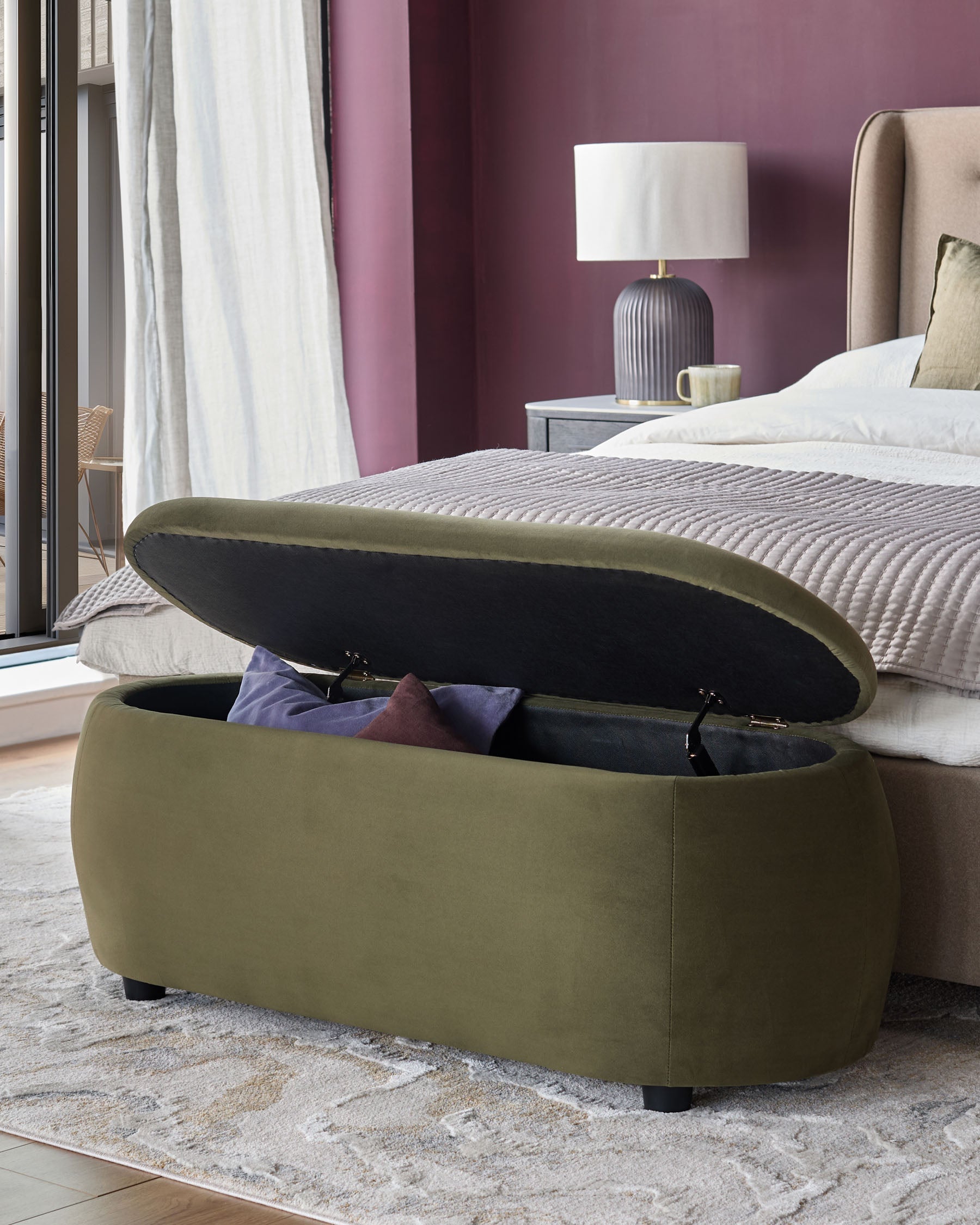 Banc coffre pouf Lani en velours vert olive