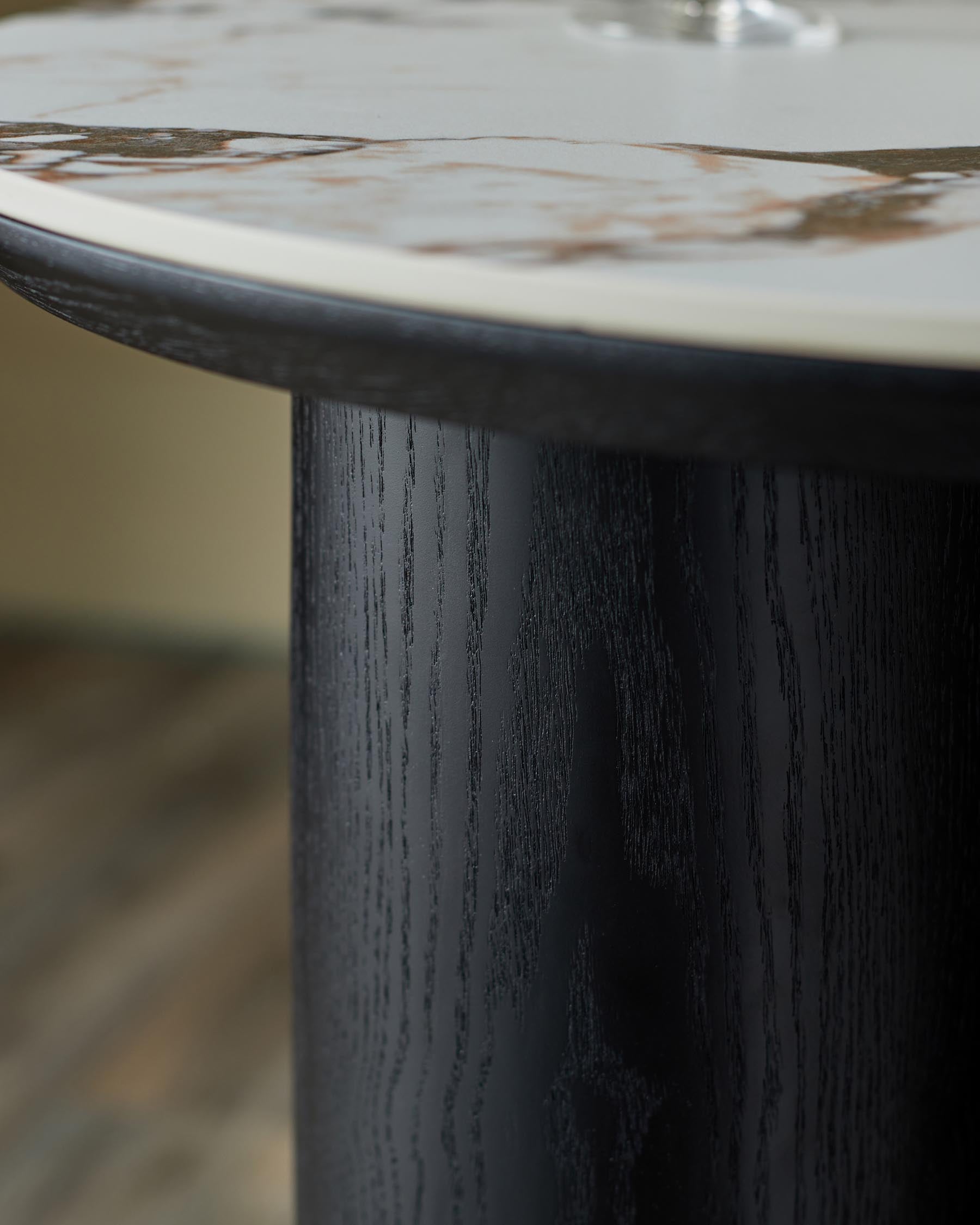 Table d'appoint Lena en céramique blanche Calacatta