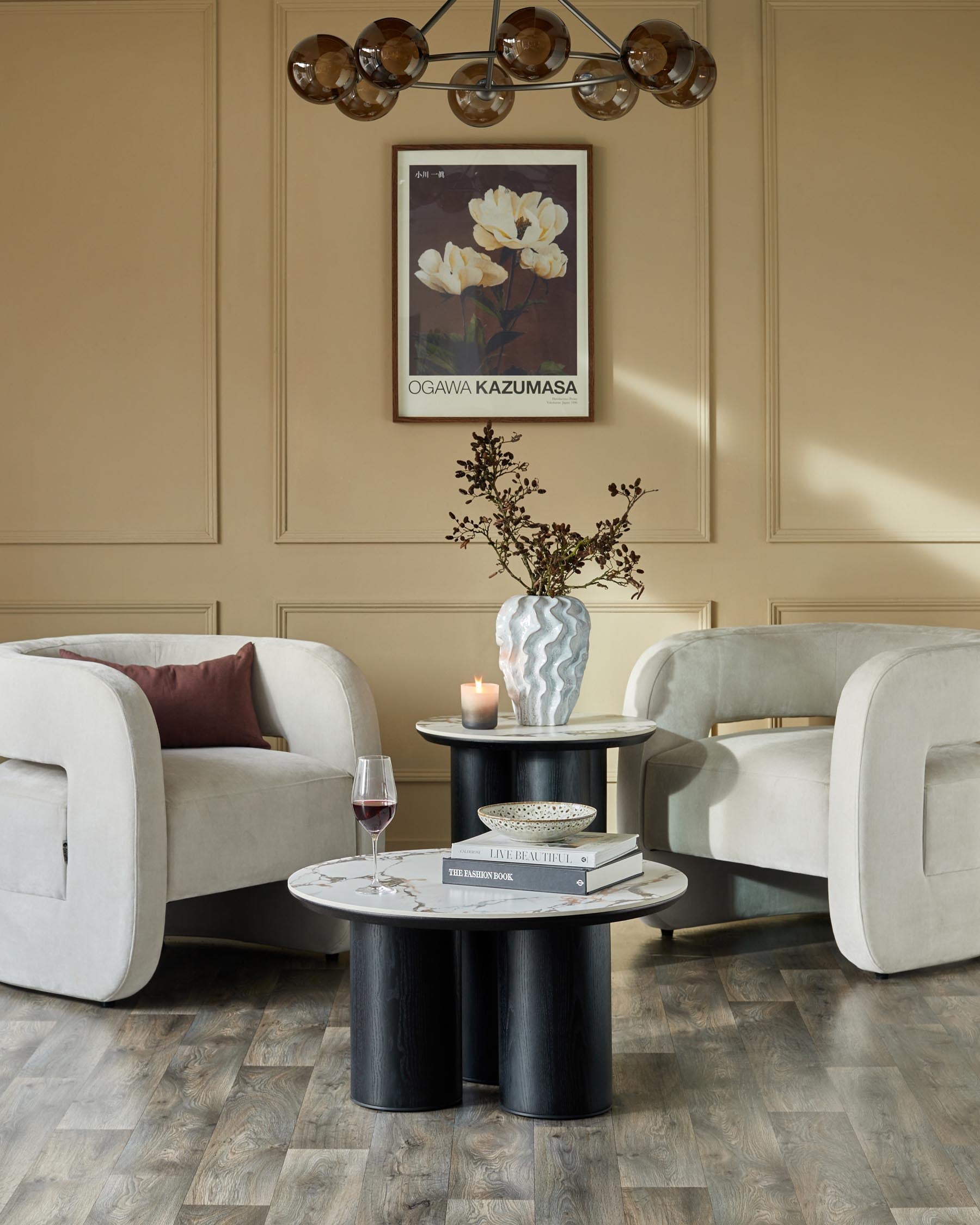 Table d'appoint Lena en céramique blanche Calacatta