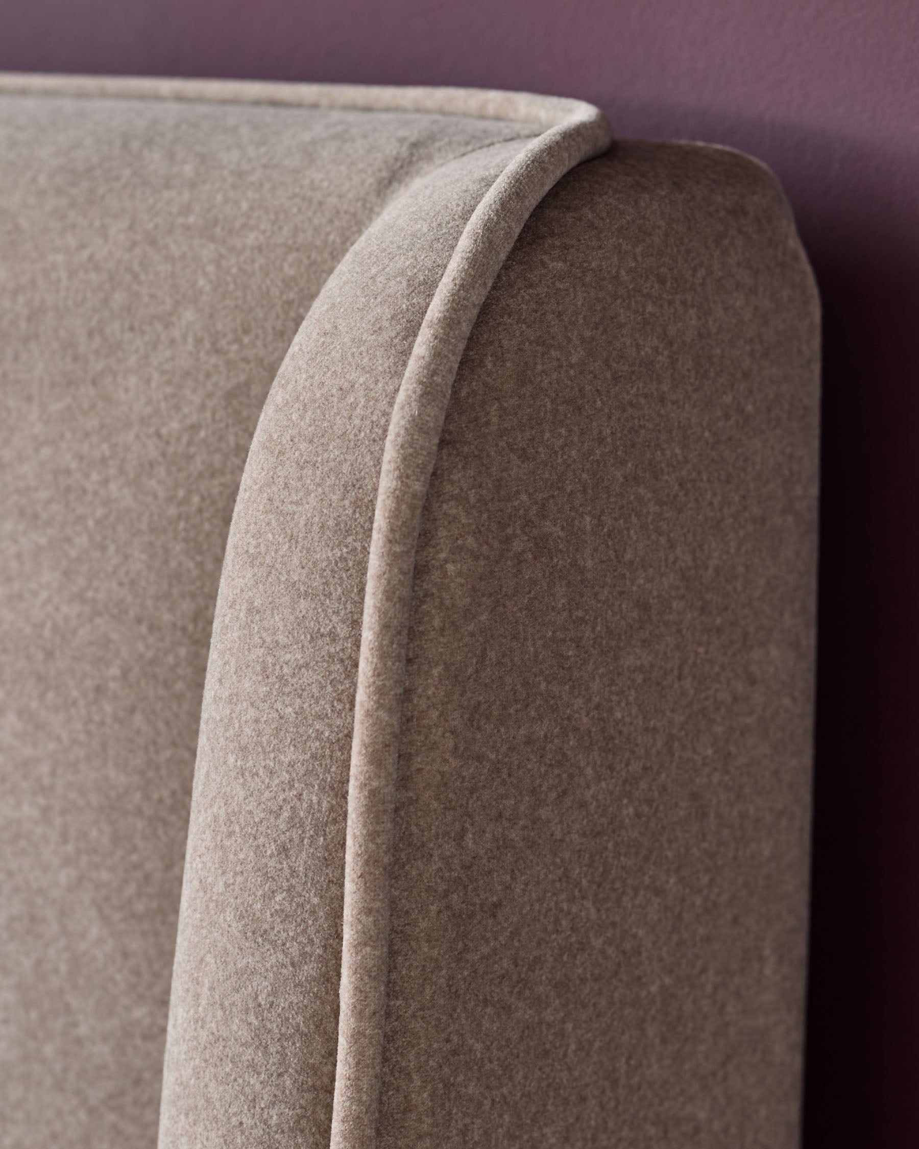 Lit coffre double Lenora en tissu moka