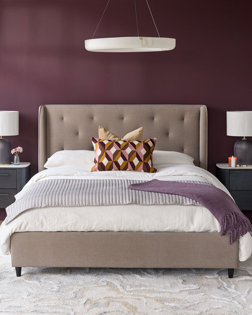 Lit coffre Lenora en tissu moka, format king, avec coffre