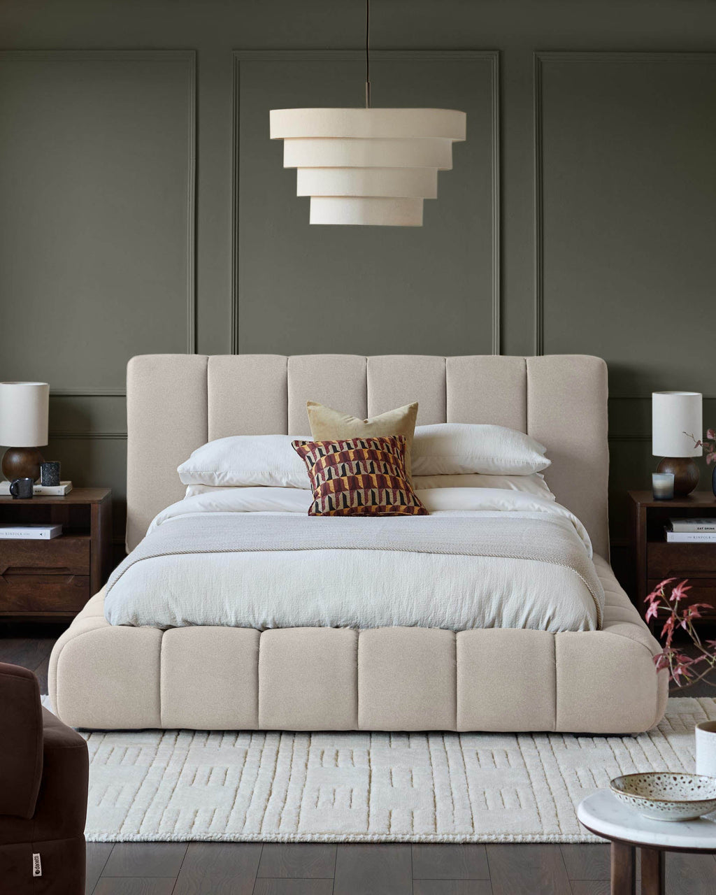 Lit coffre Lillian en tissu crème, format king size, avec coffre