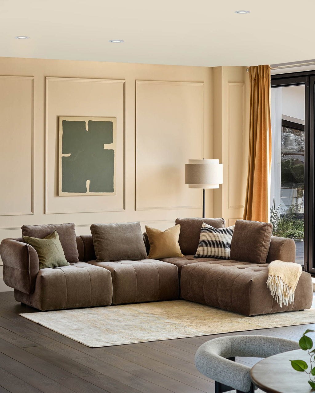 Canapé d'angle droit Lillian en tissu moka