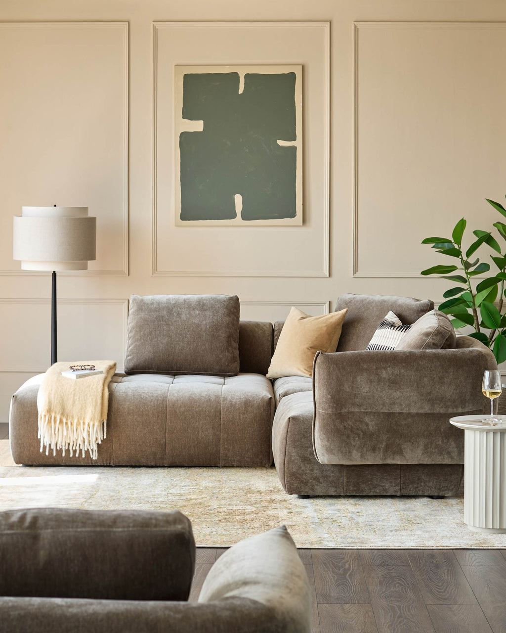 Canapé d'angle gauche Lillian en tissu moka