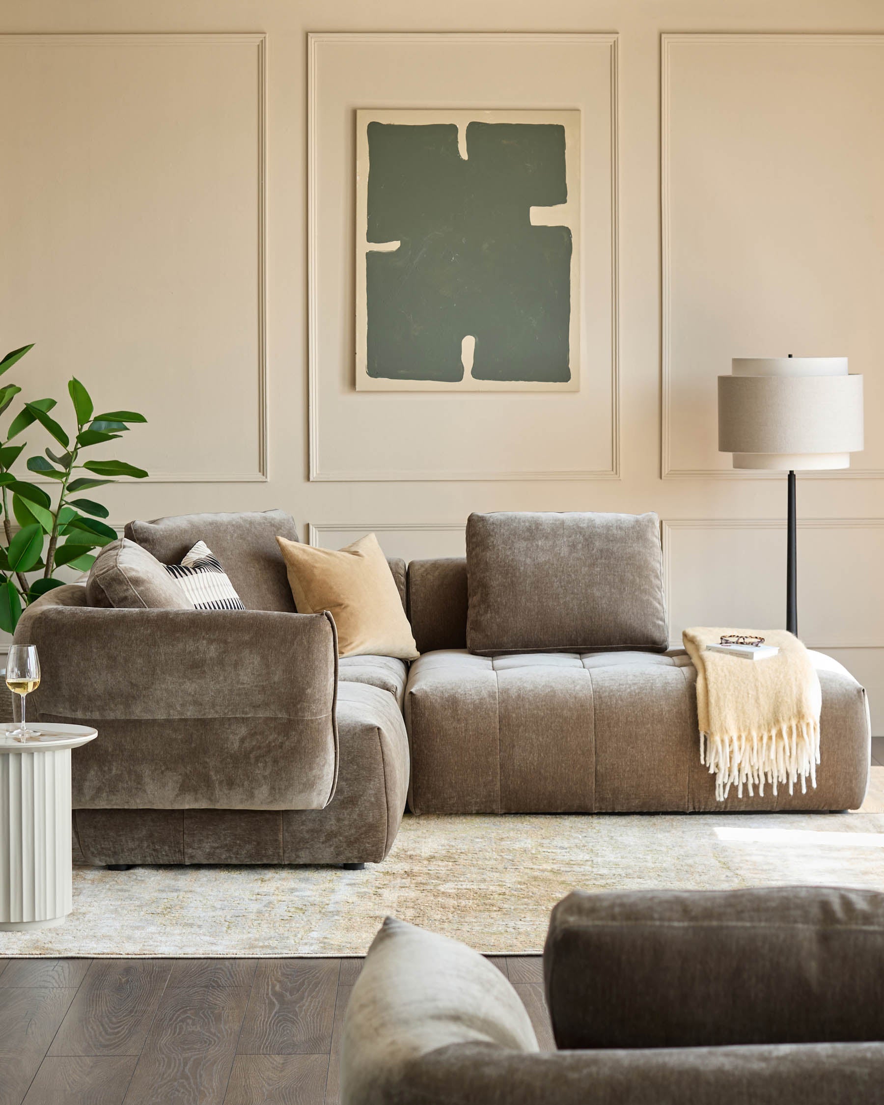 Canapé d'angle droit Lillian en tissu moka, petit canapé méridienne