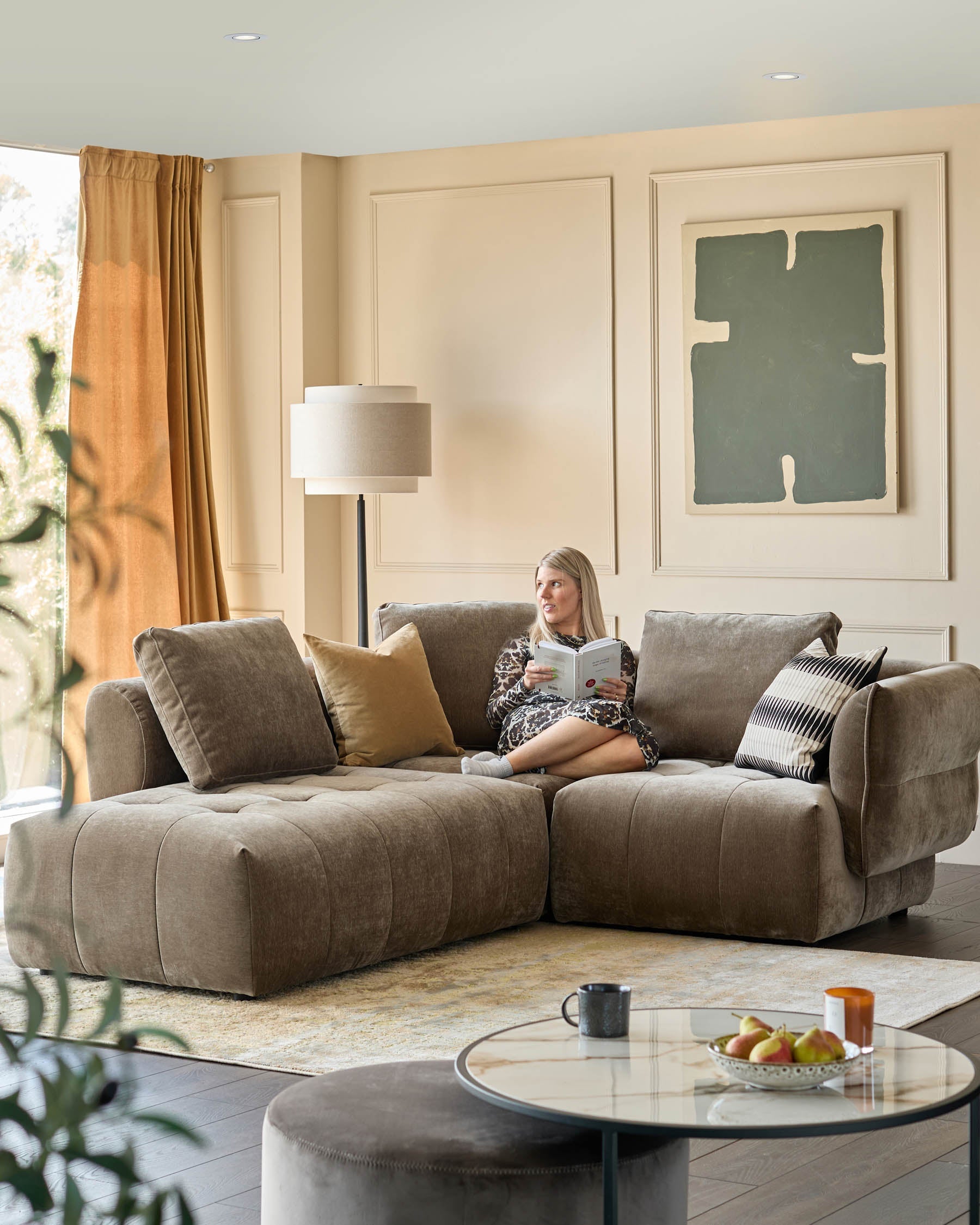 Canapé d'angle gauche Lillian en tissu moka