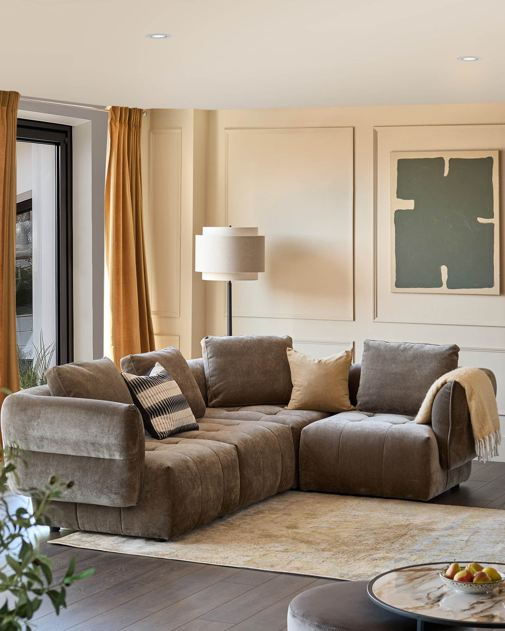 Petit canapé d'angle en tissu moka Lillian