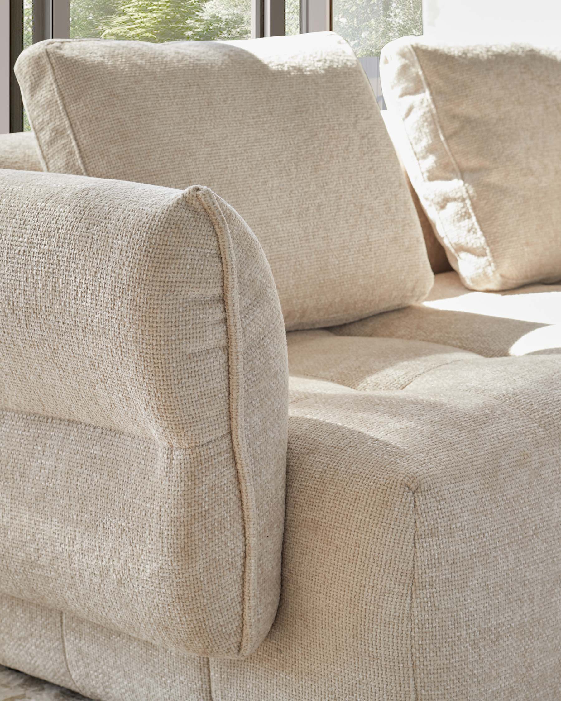 Canapé d'angle Lillian en tissu naturel, méridienne gauche.