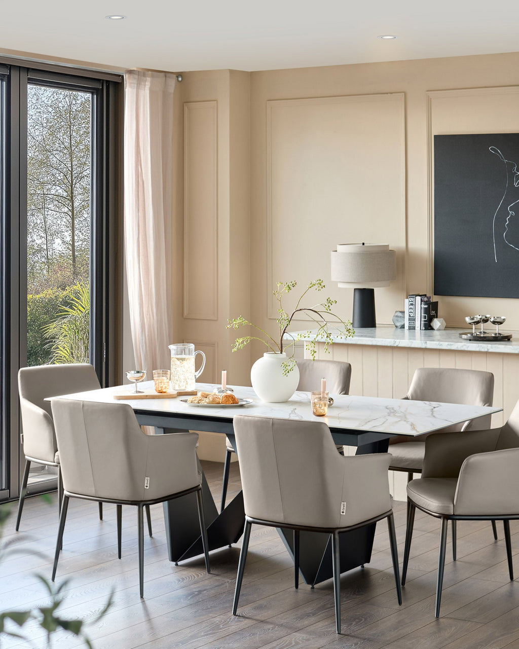 Chaise de salle à manger Logan en cuir gris clair