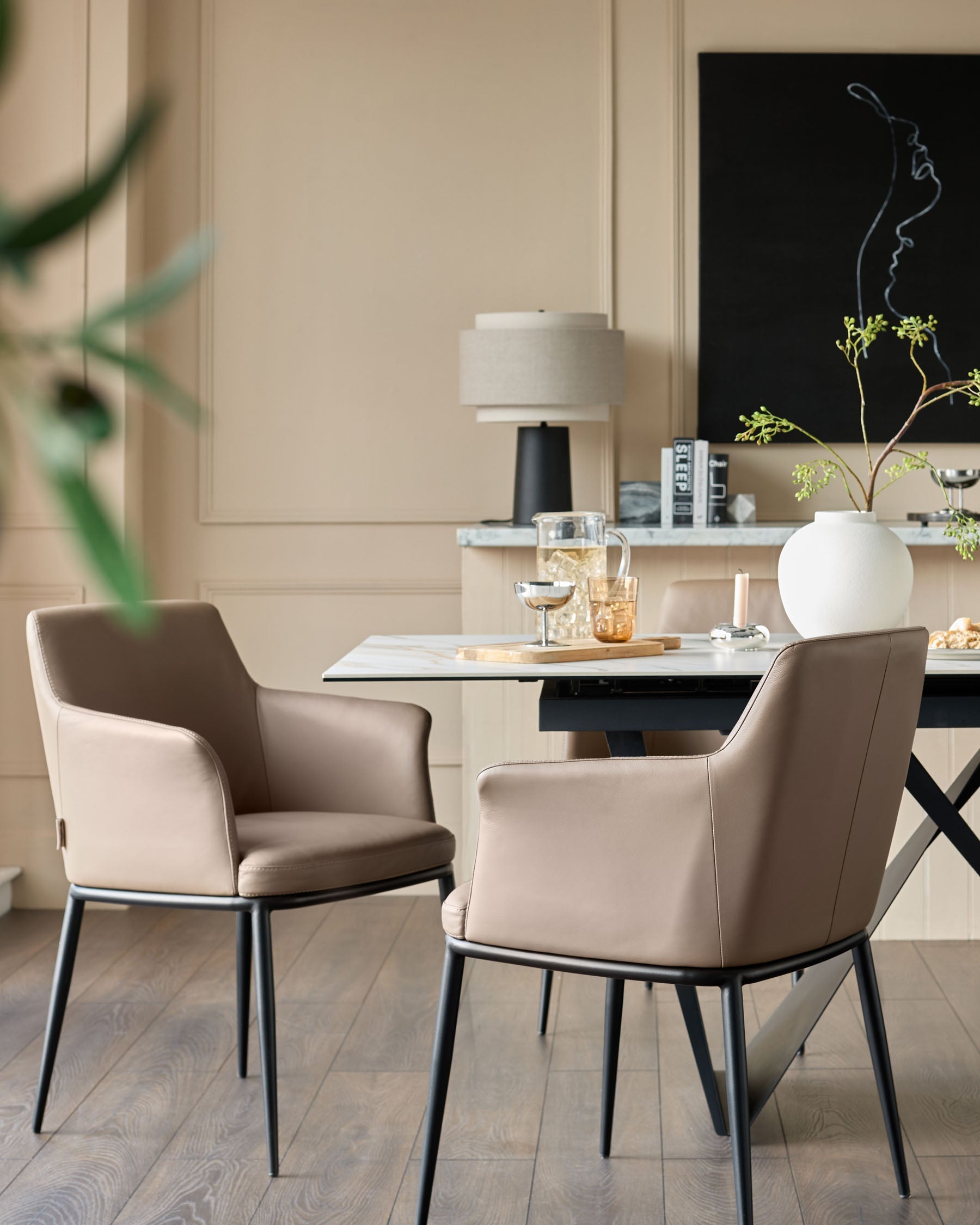 Chaise de salle à manger Logan en cuir moka