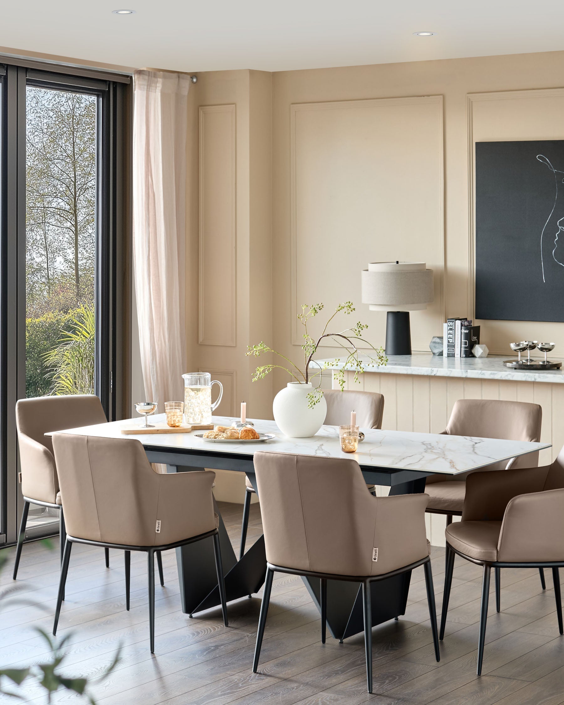 Chaise de salle à manger Logan en cuir moka