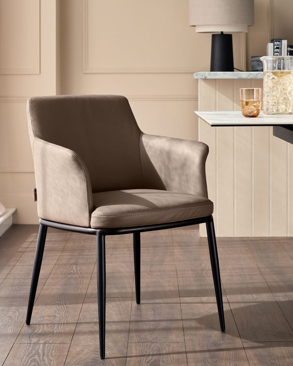 Chaise de salle à manger Logan en cuir moka