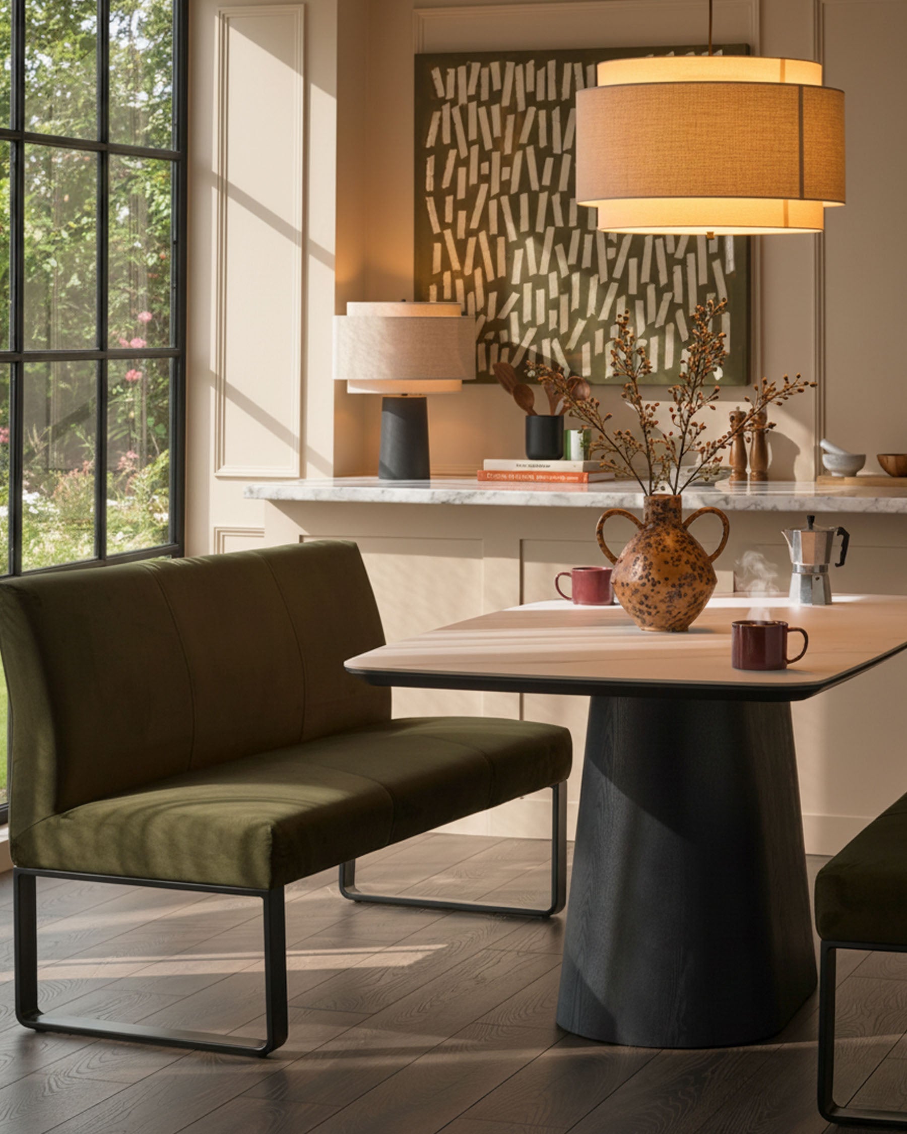 Banc de salle à manger 3 places en velours vert olive avec dossier et structure en métal noir