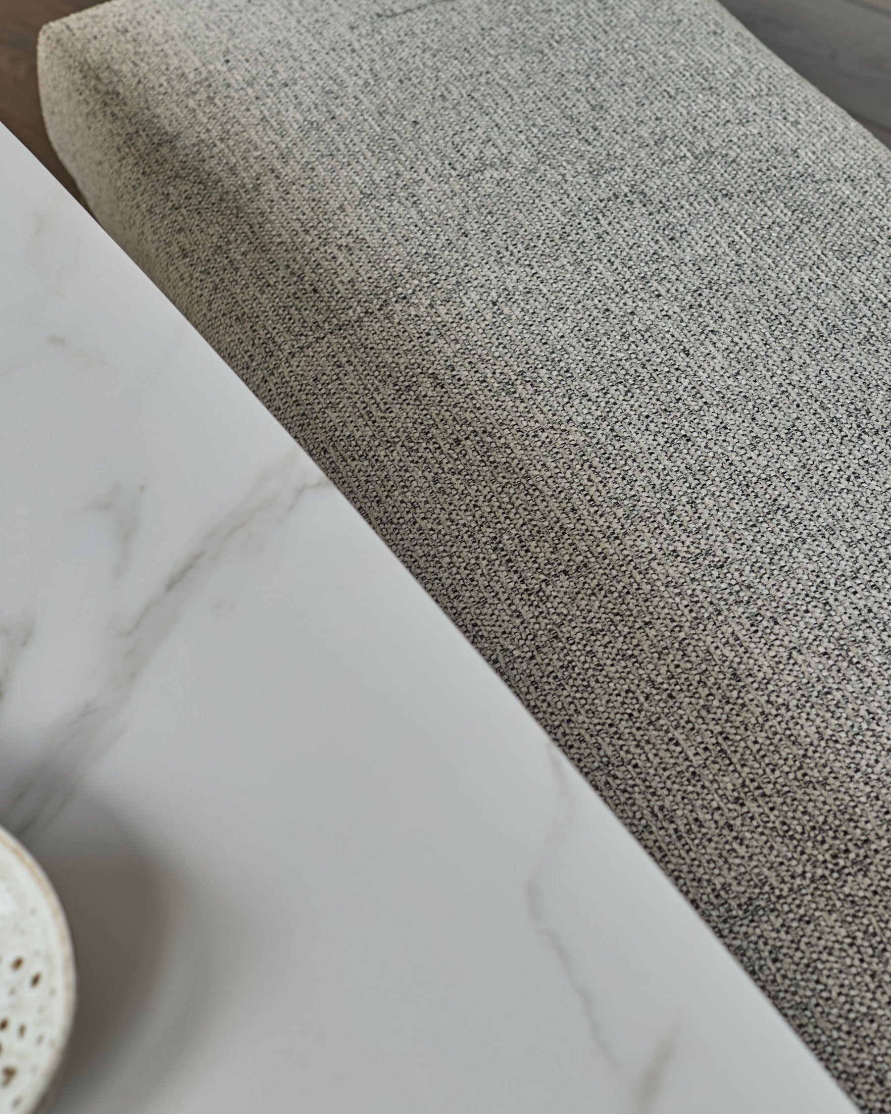 Banc de salle à manger 3 places en tissu gris Loop et métal noir, sans dossier