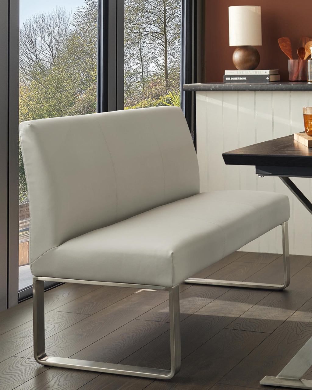 Banc de salle à manger Loop 3 places en similicuir gris clair et acier inoxydable avec dossier