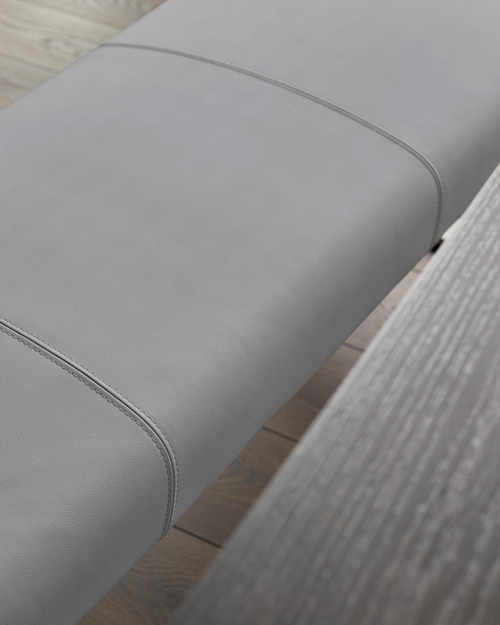 Banquette Loop 3 places en similicuir gris et acier inoxydable sans dossier