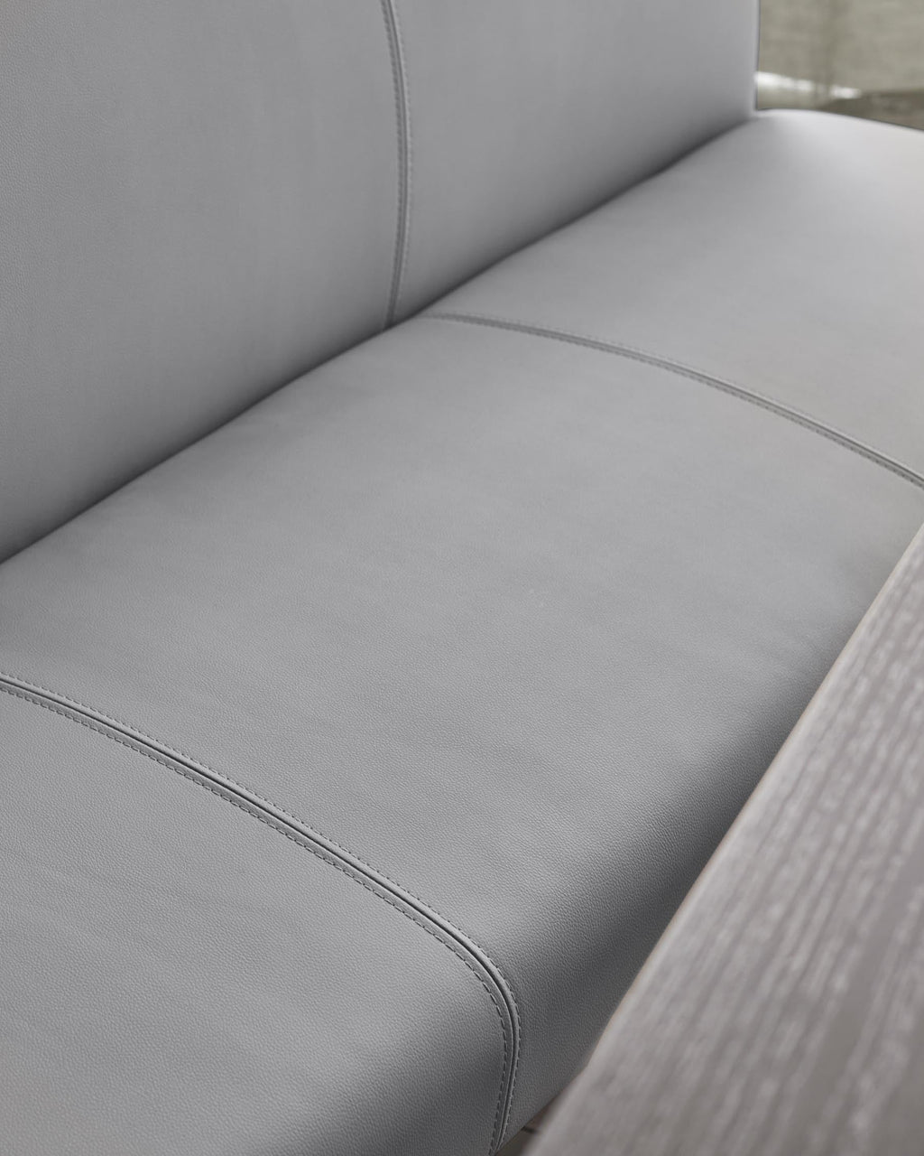 Banc de salle à manger Loop 3 places en similicuir gris et acier inoxydable avec dossier