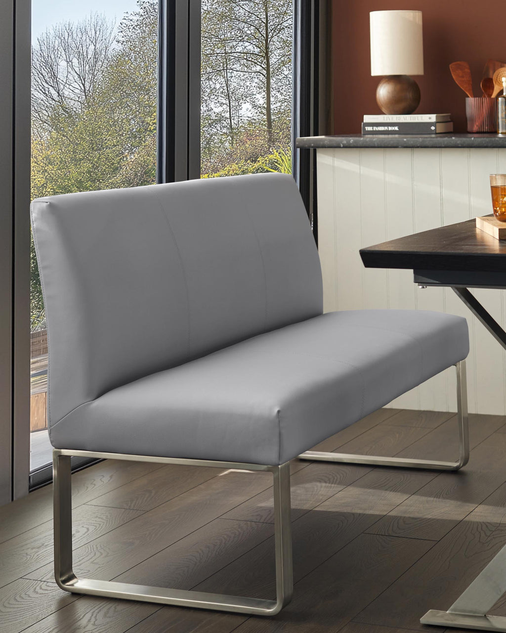 Banc de salle à manger Loop 3 places en similicuir gris et acier inoxydable avec dossier