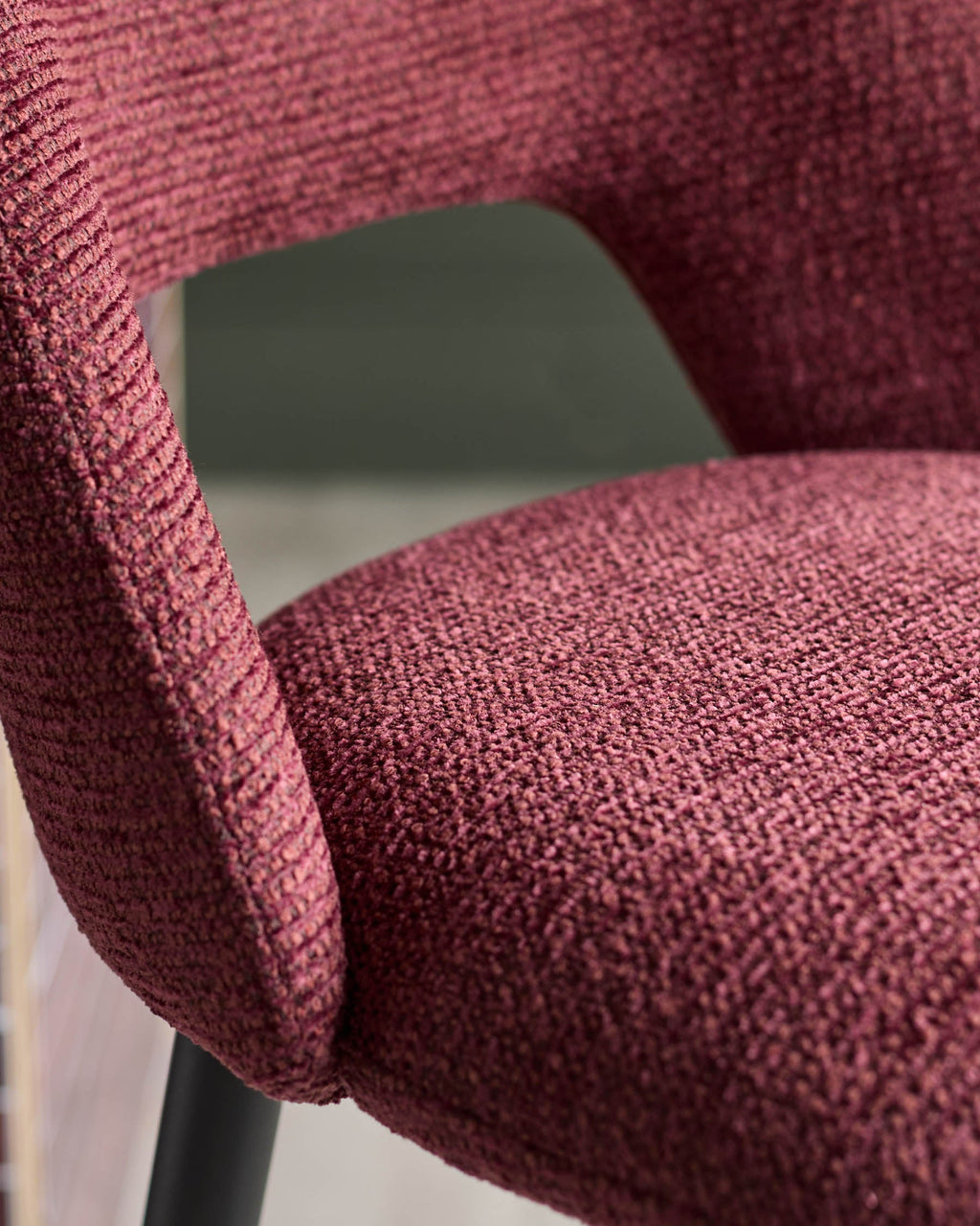 Tabouret de bar Lottie en tissu rouge baie