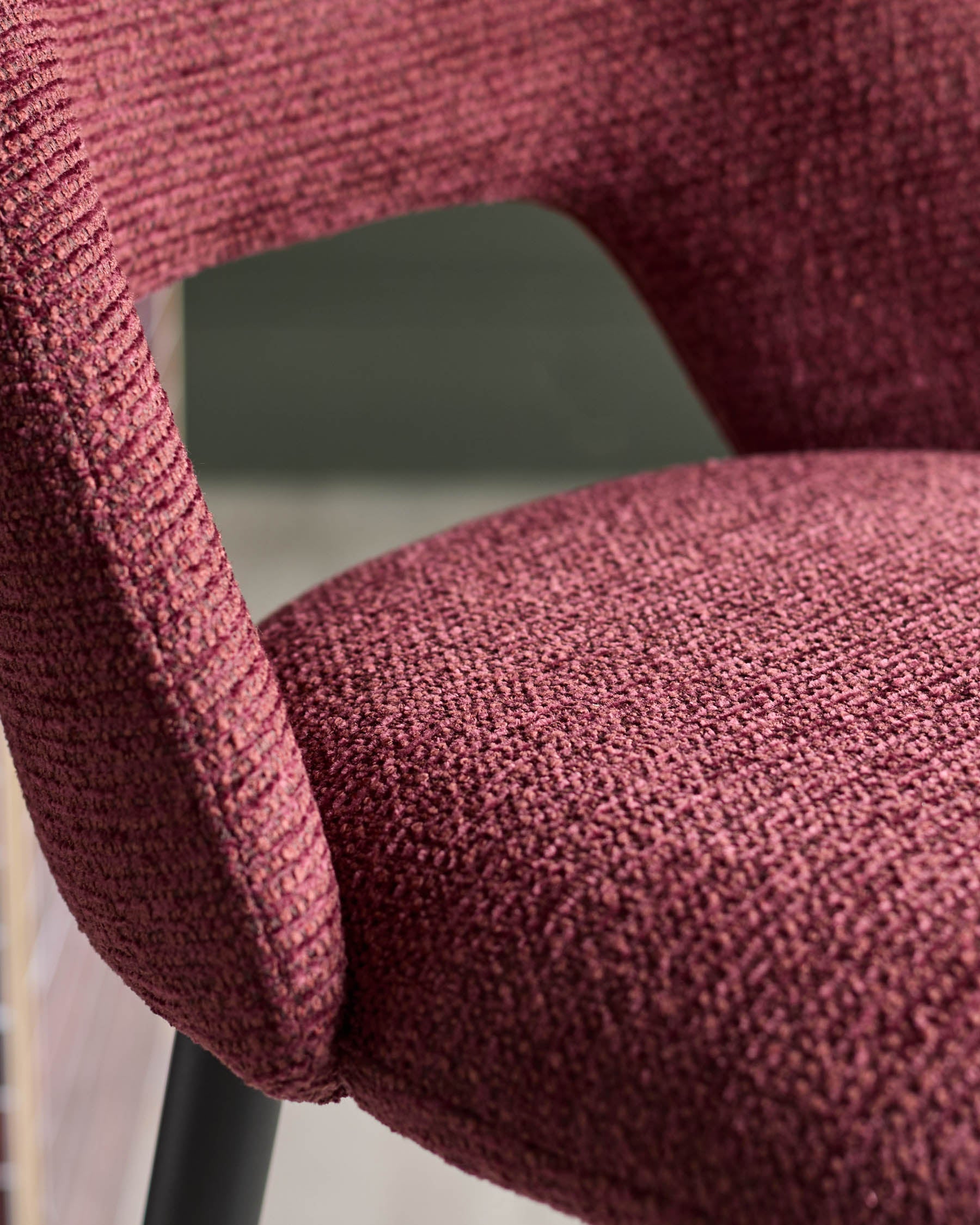 Tabouret de bar Lottie en tissu rouge baie