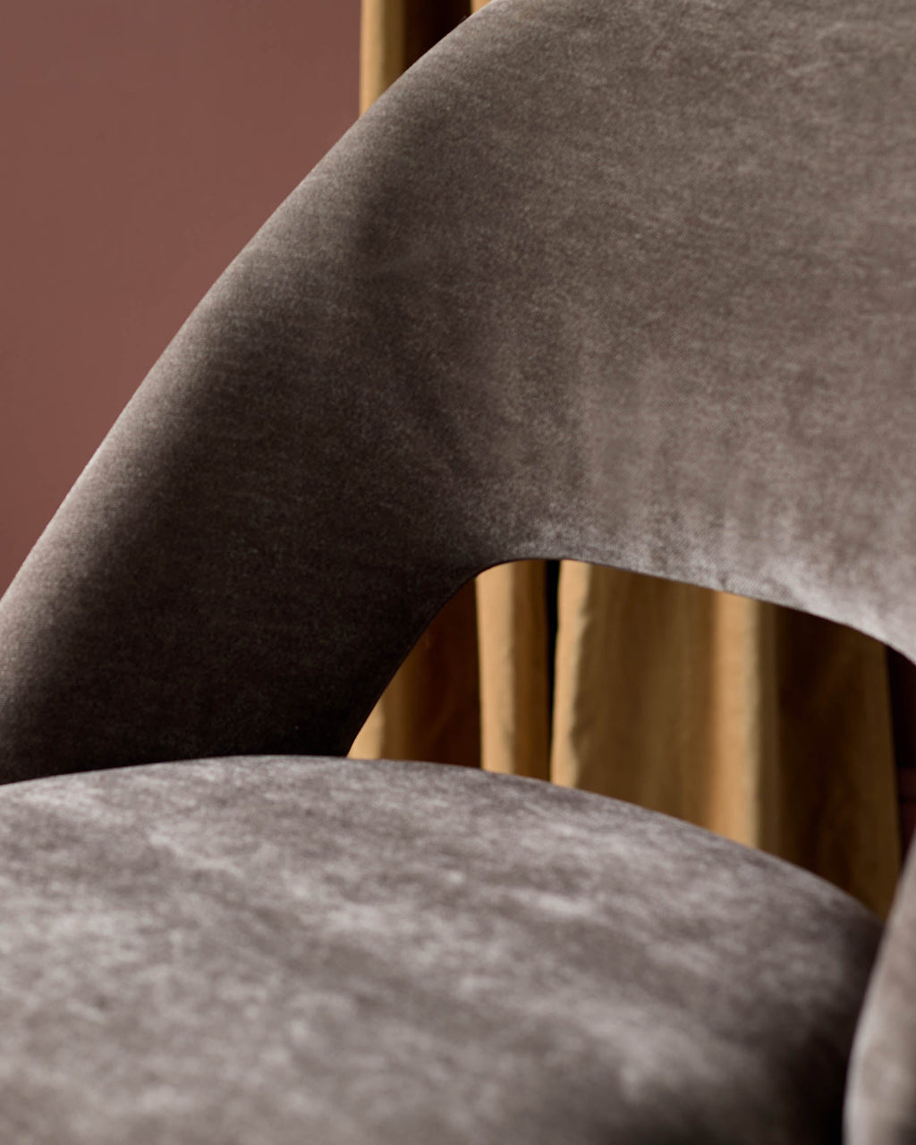 Chaise de salle à manger Lottie en tissu moka