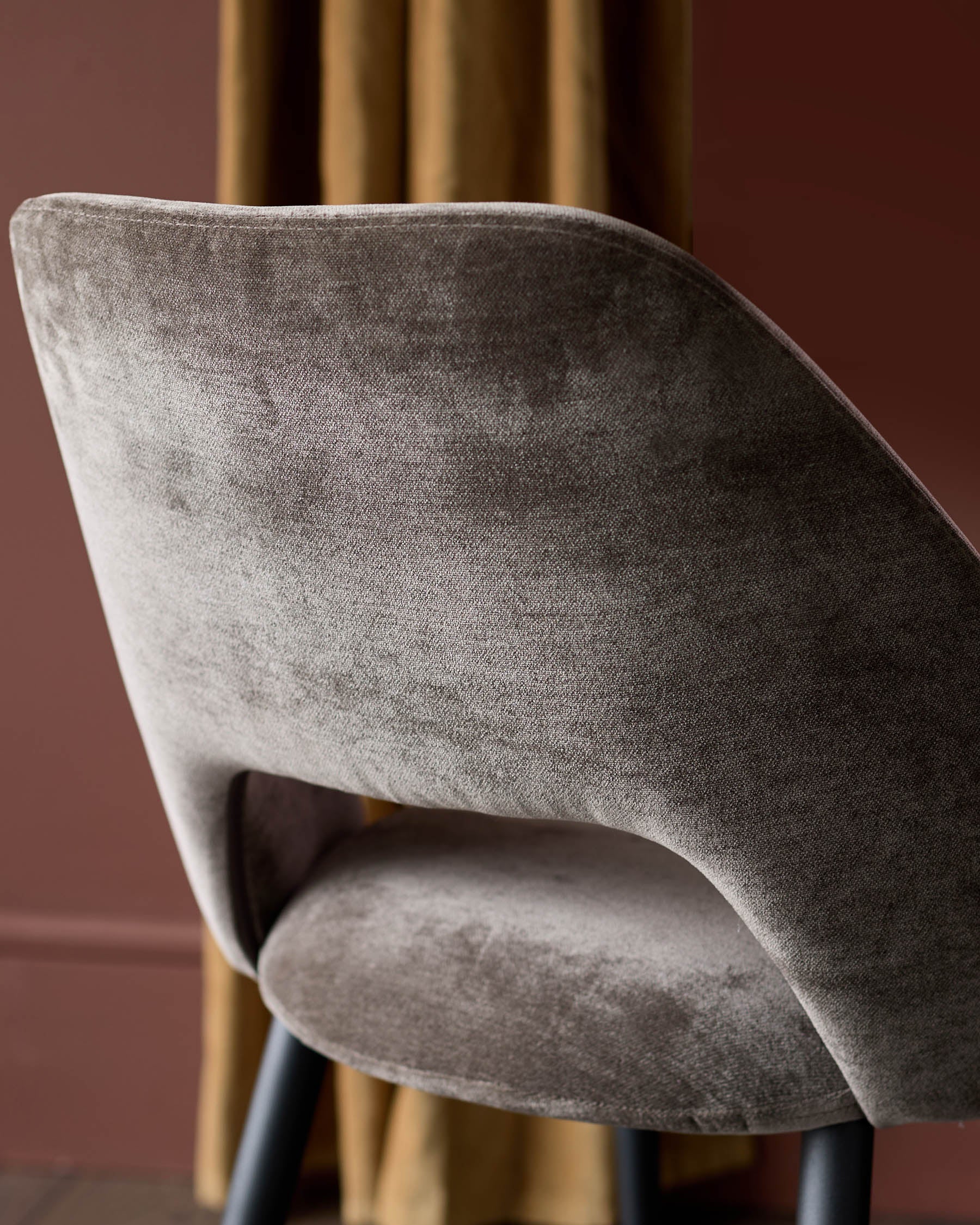 Chaise de salle à manger Lottie en tissu moka