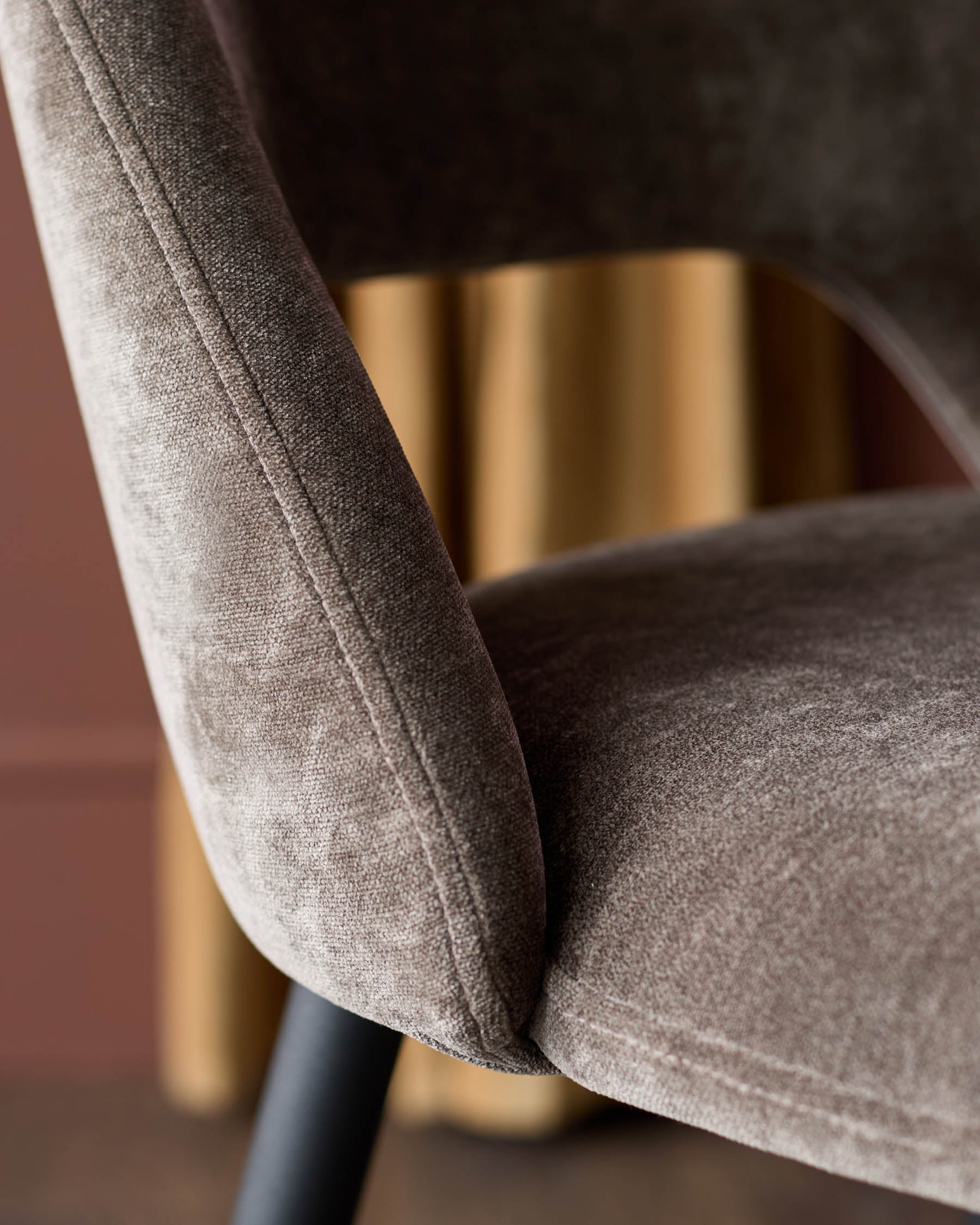 Chaise de salle à manger Lottie en tissu moka