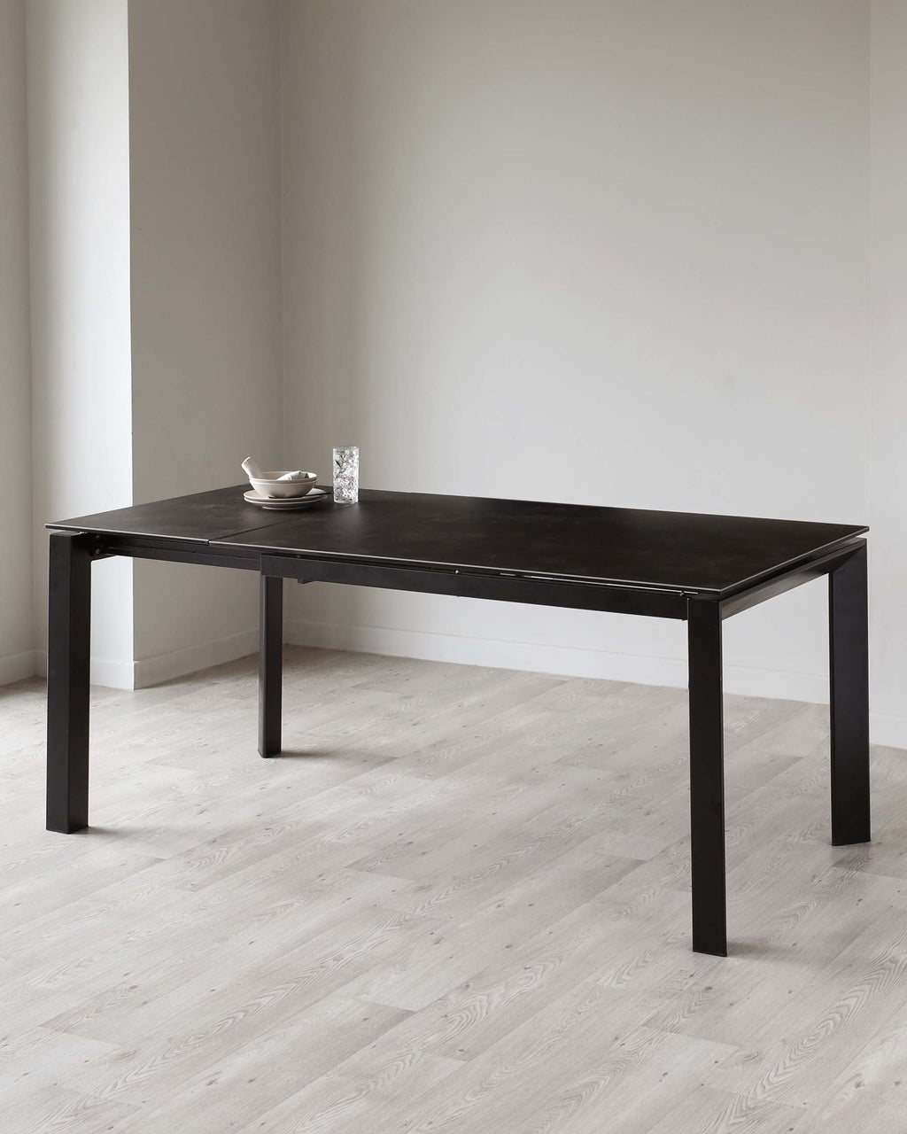 Table de salle à manger extensible Louis en céramique gris foncé, 6 à 8 places