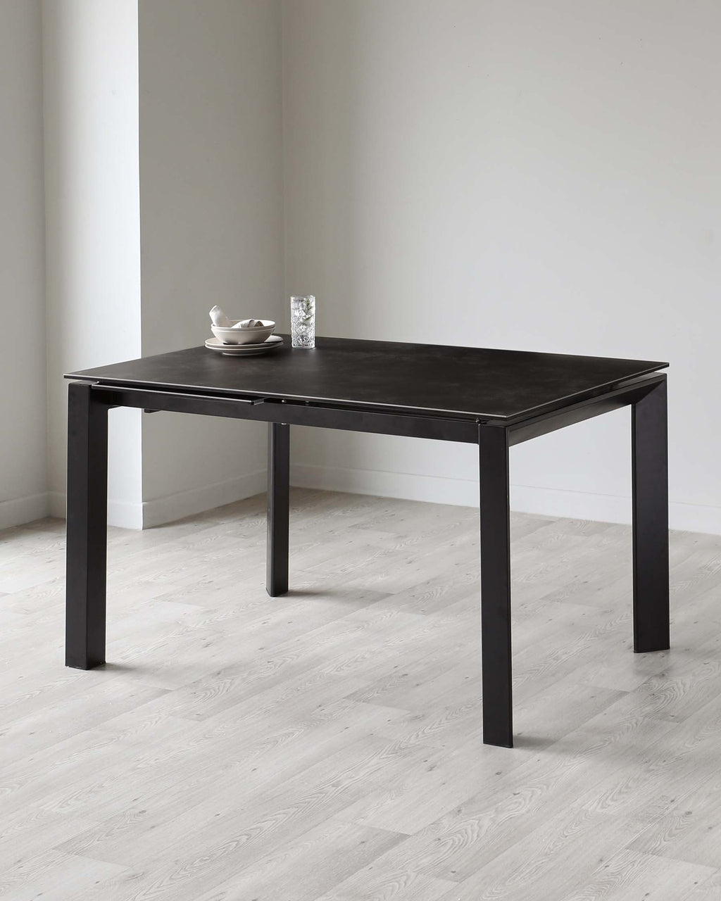 Table de salle à manger extensible Louis en céramique gris foncé, 6 à 8 places