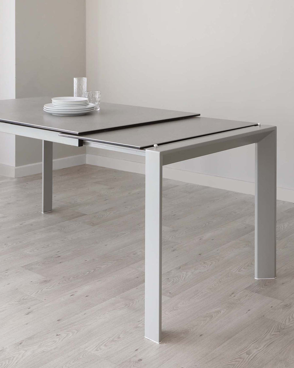 Table de salle à manger extensible Louis en céramique gris clair, 6 à 8 places