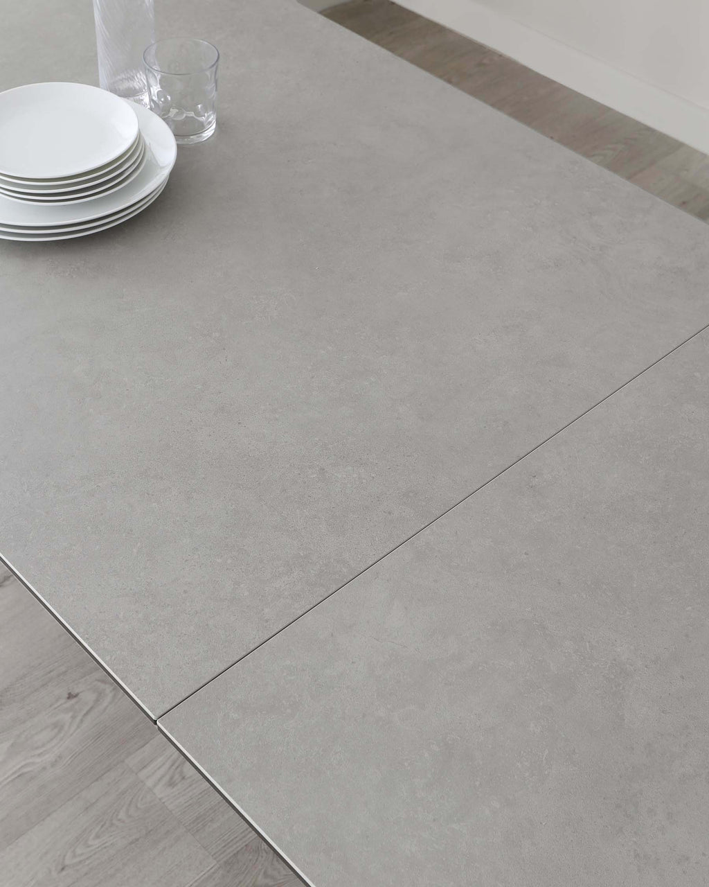 Table de salle à manger extensible Louis en céramique gris clair, 6 à 8 places