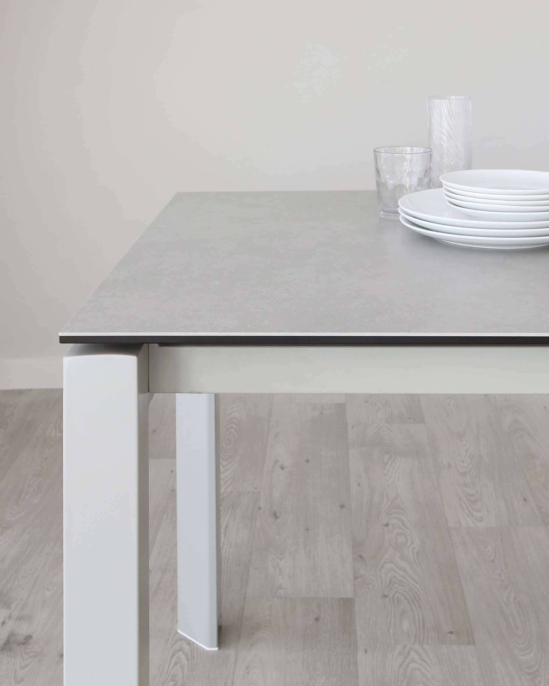 Table de salle à manger extensible Louis en céramique gris clair, 6 à 8 places