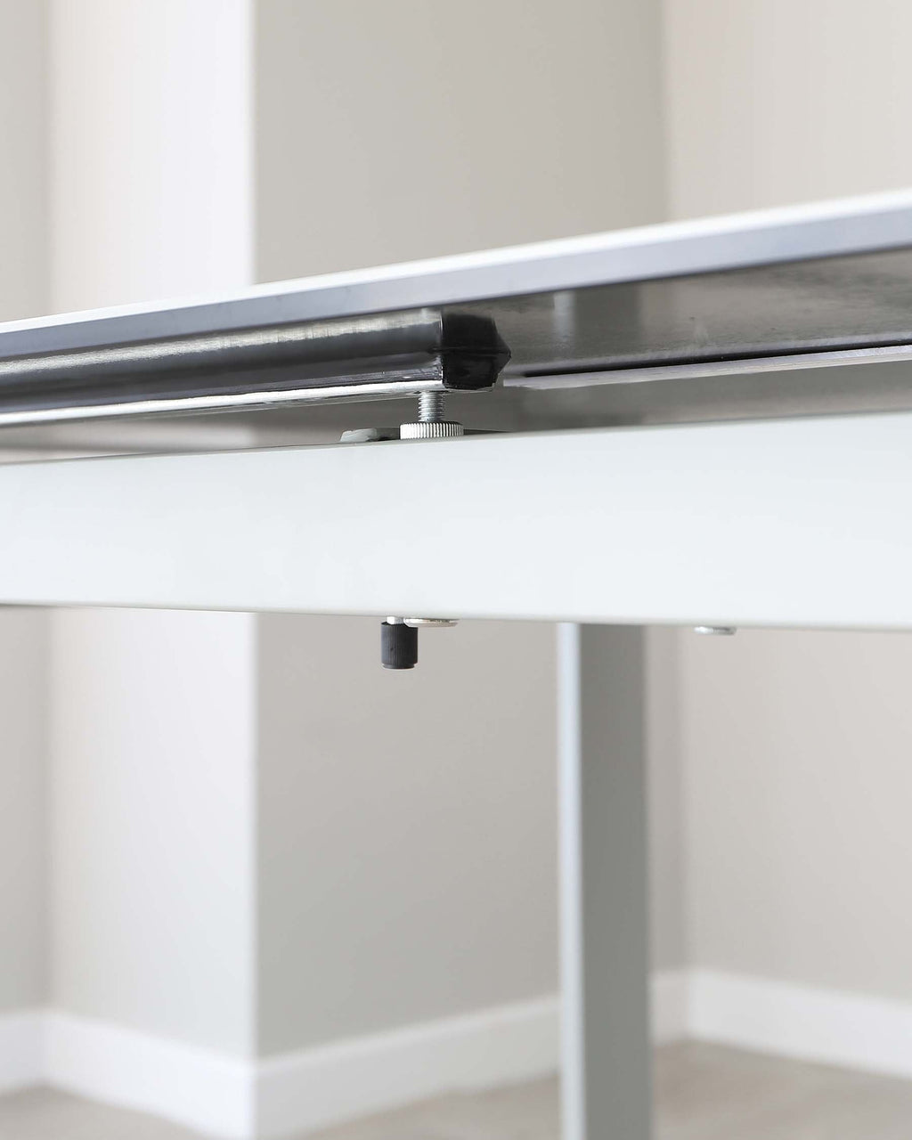 Table de salle à manger extensible Louis en céramique gris clair, 6 à 8 places