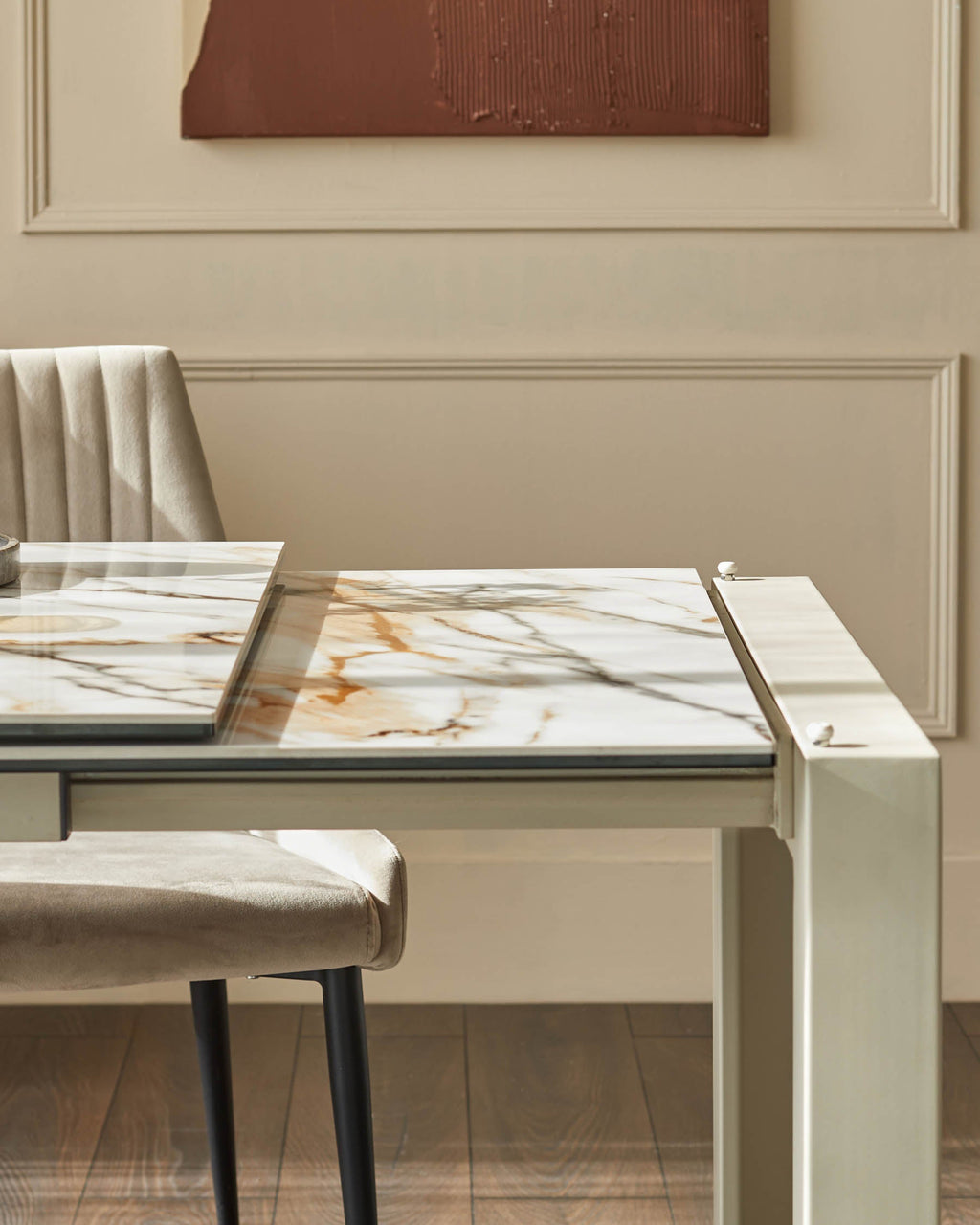 Table de salle à manger extensible Louis en céramique naturelle, 6 à 8 places