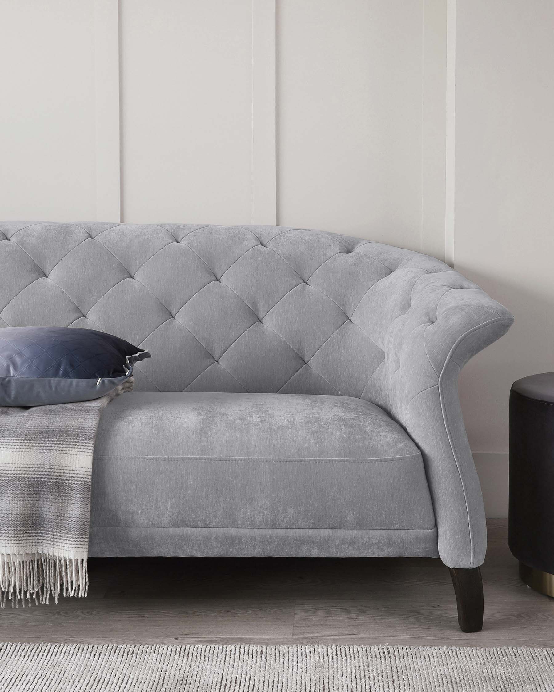 Canapé Chesterfield 3 places moderne et luxueux en tissu gris moyen