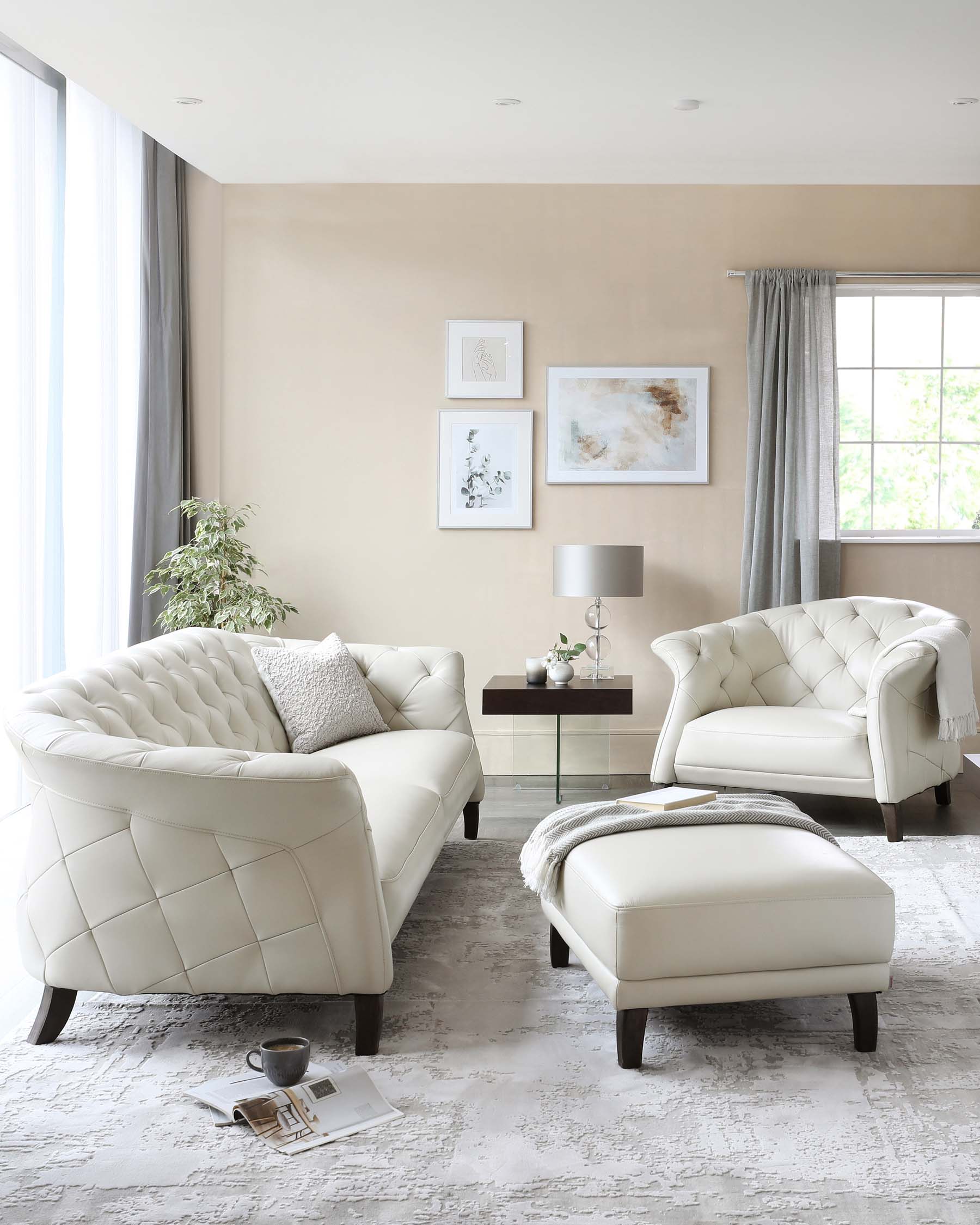 Fauteuil de luxe moderne en cuir blanc et pieds en bois foncé