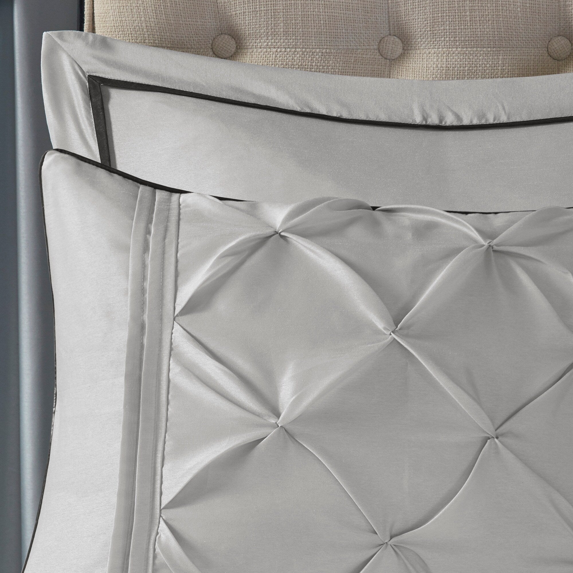 Madison Park Essentials Loretta 24 pièces dans un sac avec panneaux de fenêtre et ensemble de draps