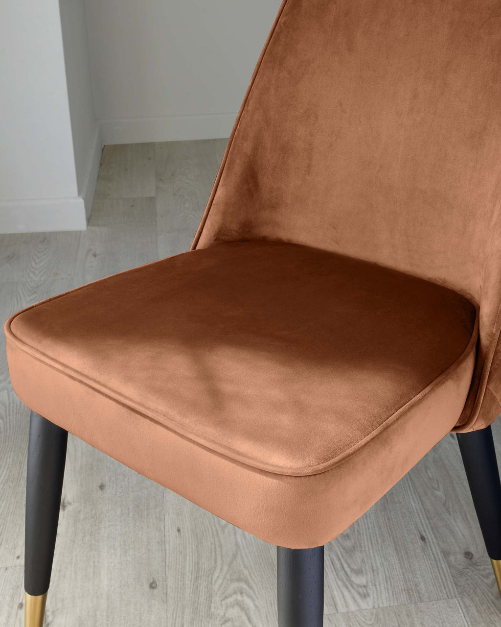 Chaise de salle à manger Mae en velours rouille