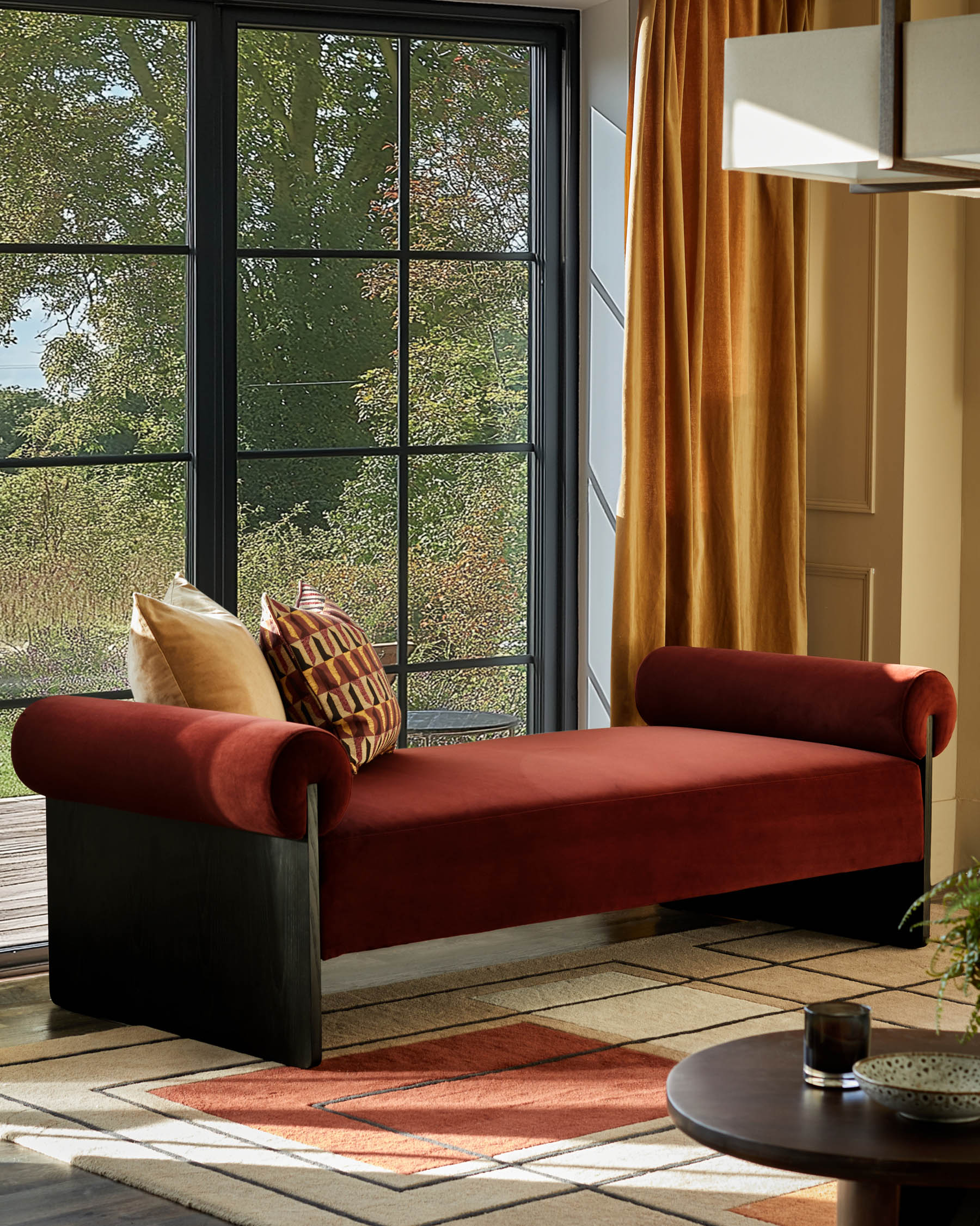 Banquette de jour Maeve en velours rouge caramel