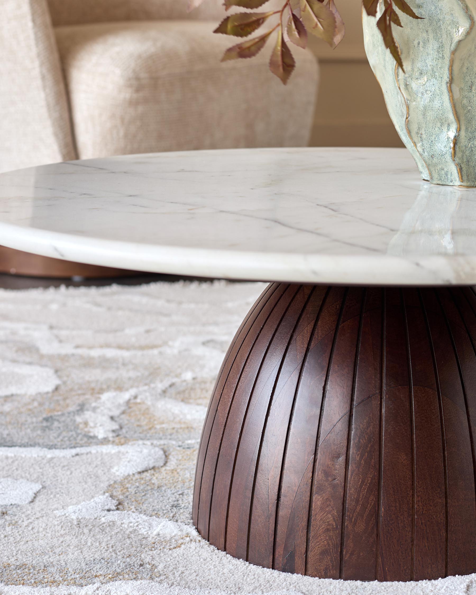 Table basse Malin en marbre blanc et bois foncé