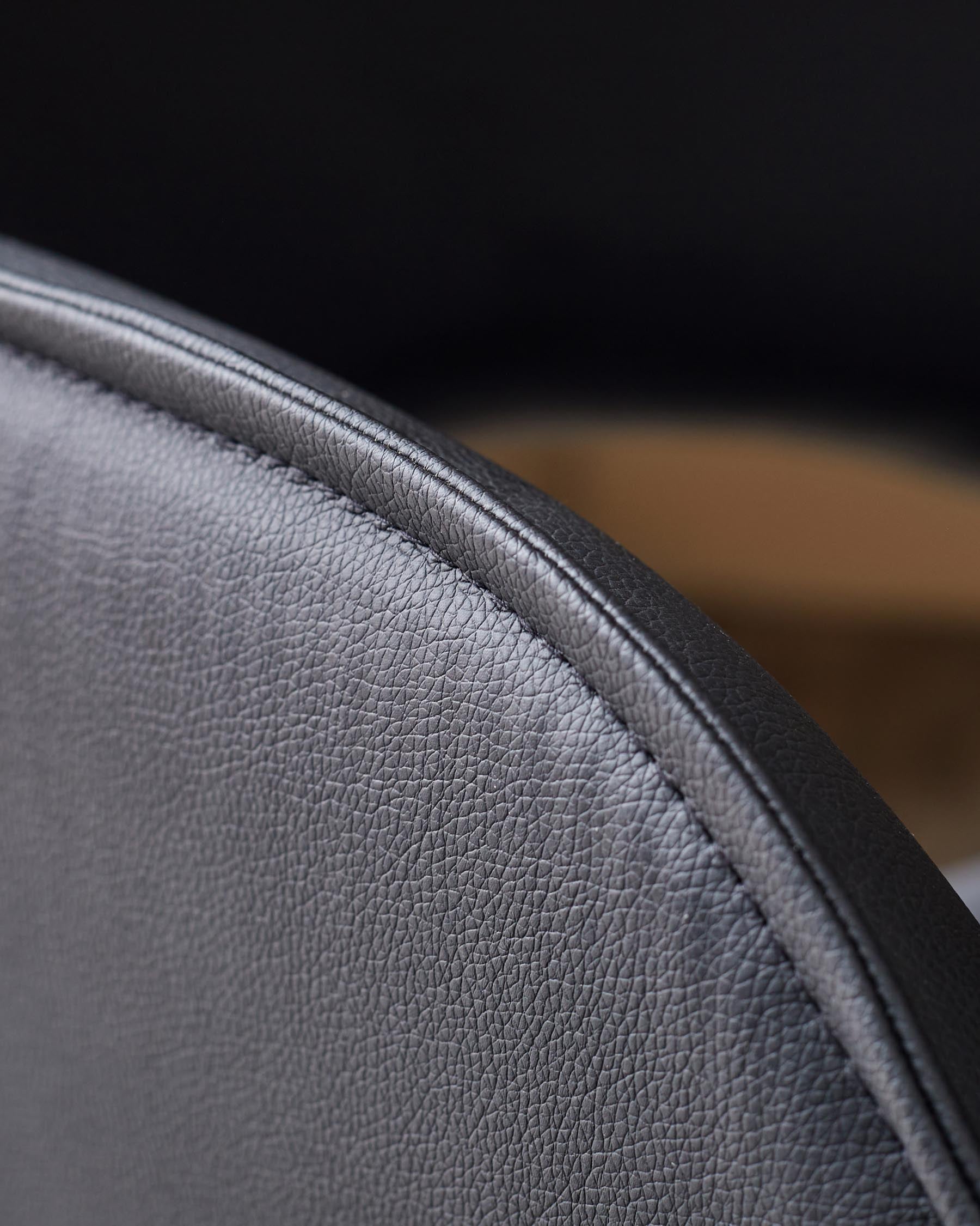 Chaise de salle à manger pivotante Marlow en similicuir noir