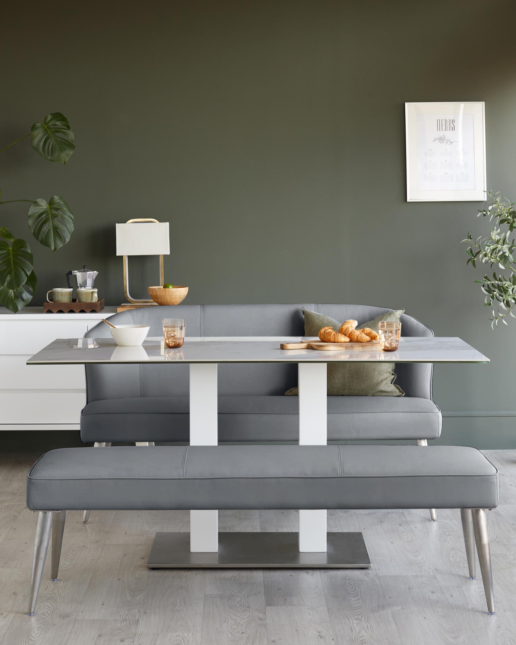 Banquette de salle à manger 3 places en similicuir gris moyen doux avec dossier