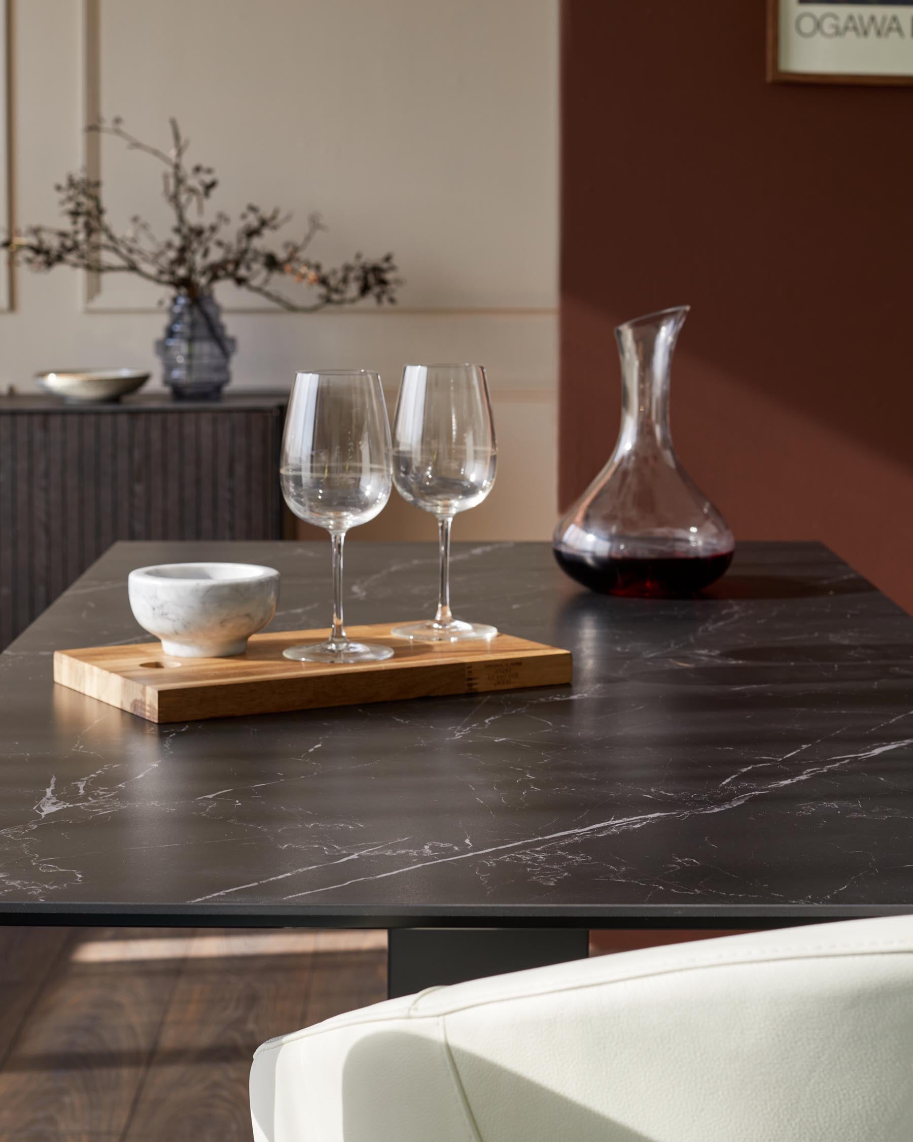 Table à manger 6 places en céramique noire Mia